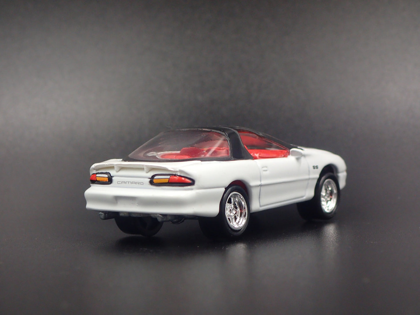 1993-2002 CHEVY CHEVROLET CAMARO SS WHITE 1:64 SCALE DIORAMA DIECAST MODEL CAR
