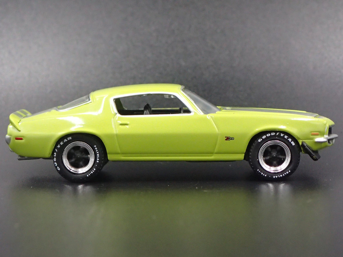 1972 72 CHEVY CHEVROLET CAMARO Z28 GREEN 1:64 SCALE DIORAMA DIECAST MODEL CAR