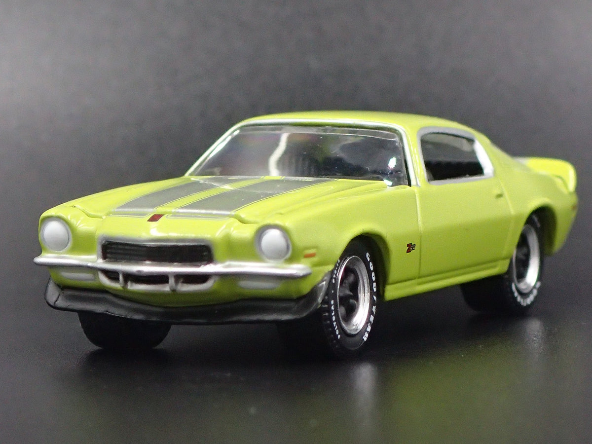 1972 72 CHEVY CHEVROLET CAMARO Z28 GREEN 1:64 SCALE DIORAMA DIECAST MODEL CAR