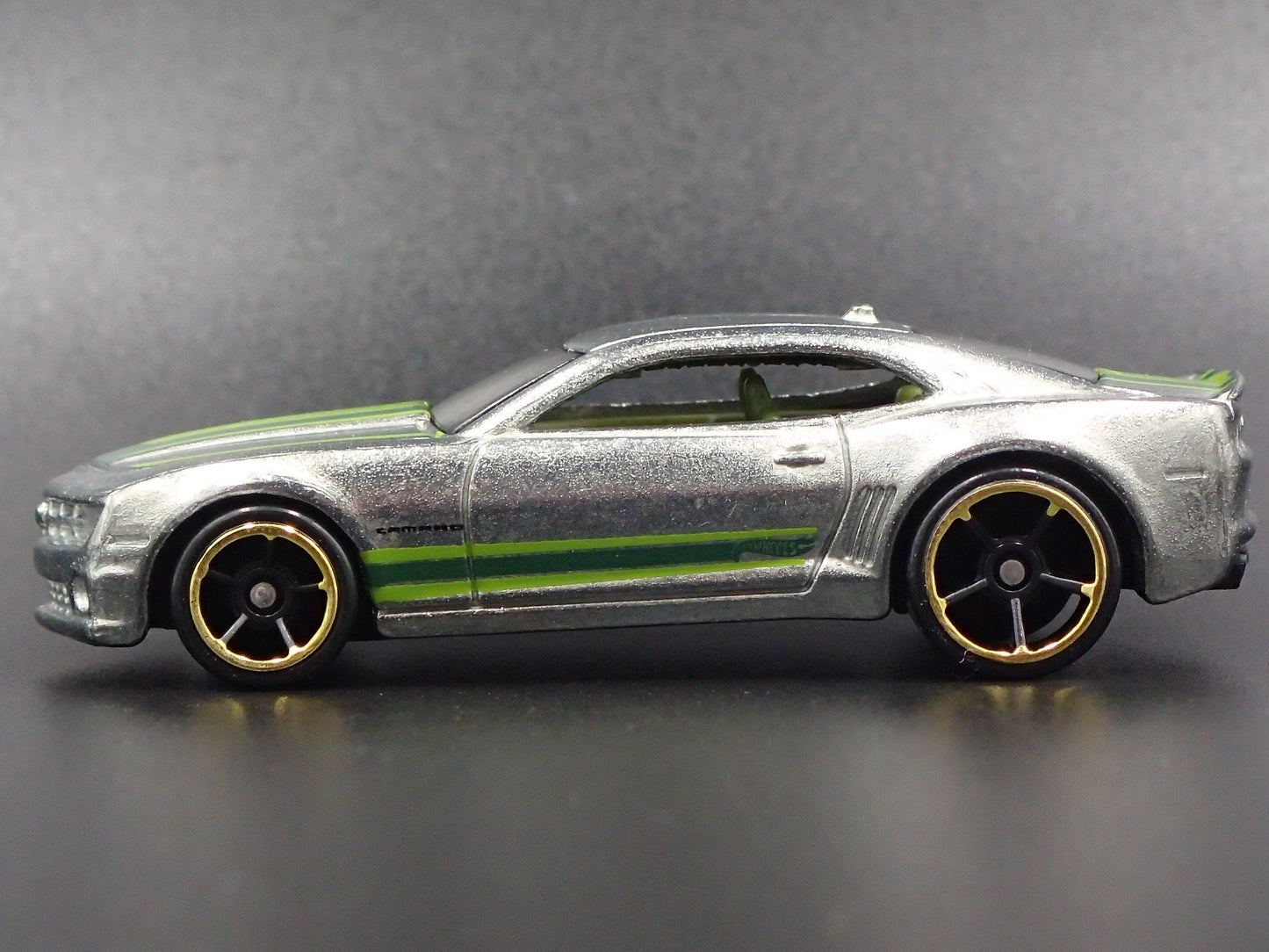2010-2015 CHEVY CHEVROLET CAMARO SS RARE 1:64 SCALE DIORAMA DIECAST MODEL CAR
