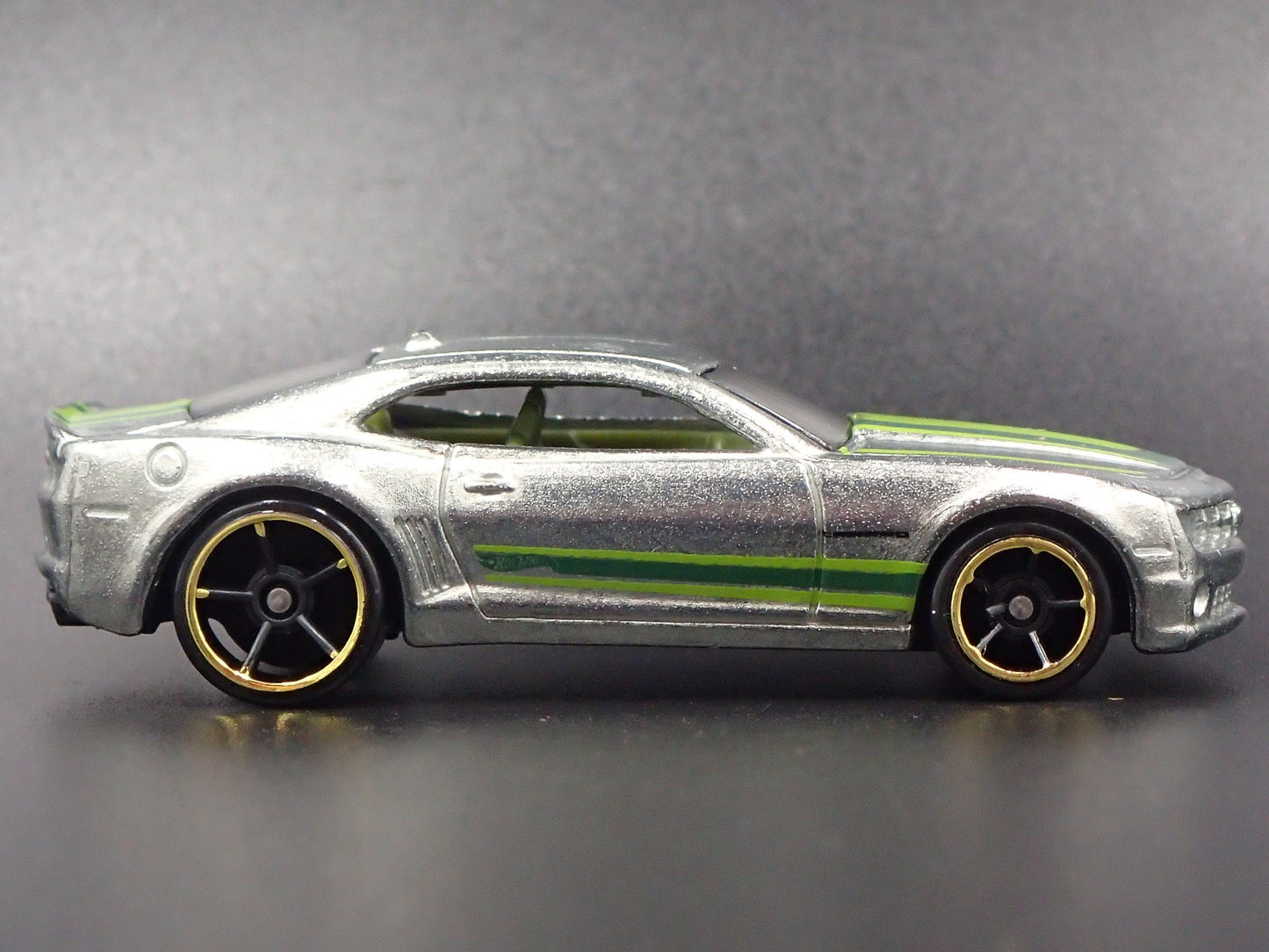 2010-2015 CHEVY CHEVROLET CAMARO SS RARE 1:64 SCALE DIORAMA DIECAST MODEL CAR
