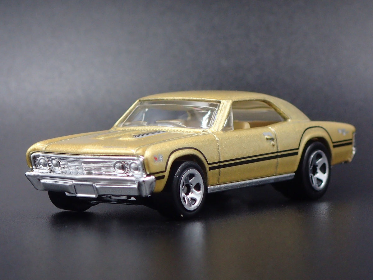 1967 67 CHEVY CHEVROLET CHEVELLE SS 396 1:64 SCALE DIORAMA DIECAST MODEL CAR