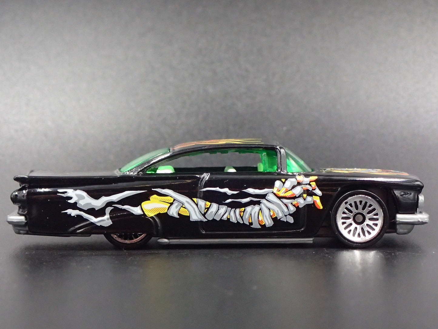 1959 59 CHEVY CHEVROLET IMPALA 1:64 SCALE COLLECTIBLE DIORAMA DIECAST MODEL CAR