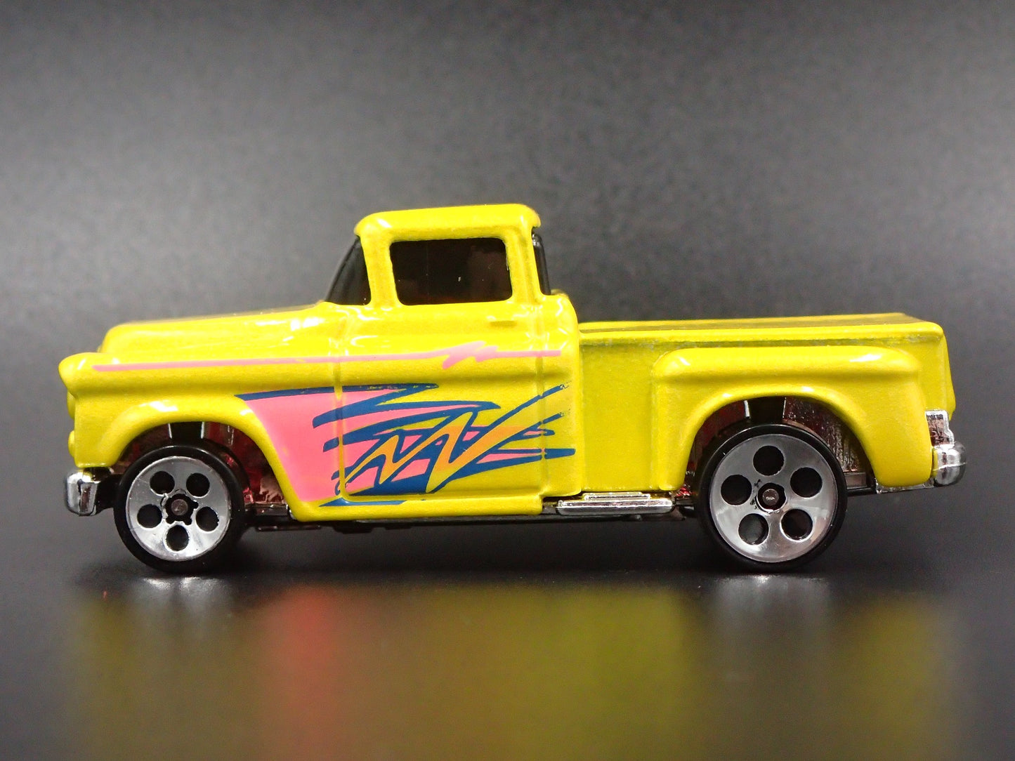 1956 56 CHEVY CHEVROLET STEPSIDE PICKUP TRUCK RARE 1:64 SCALE DIECAST MODEL CAR
