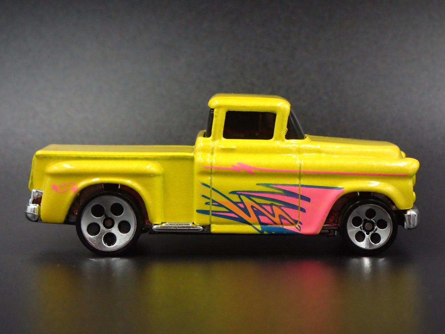 1956 56 CHEVY CHEVROLET STEPSIDE PICKUP TRUCK RARE 1:64 SCALE DIECAST MODEL CAR
