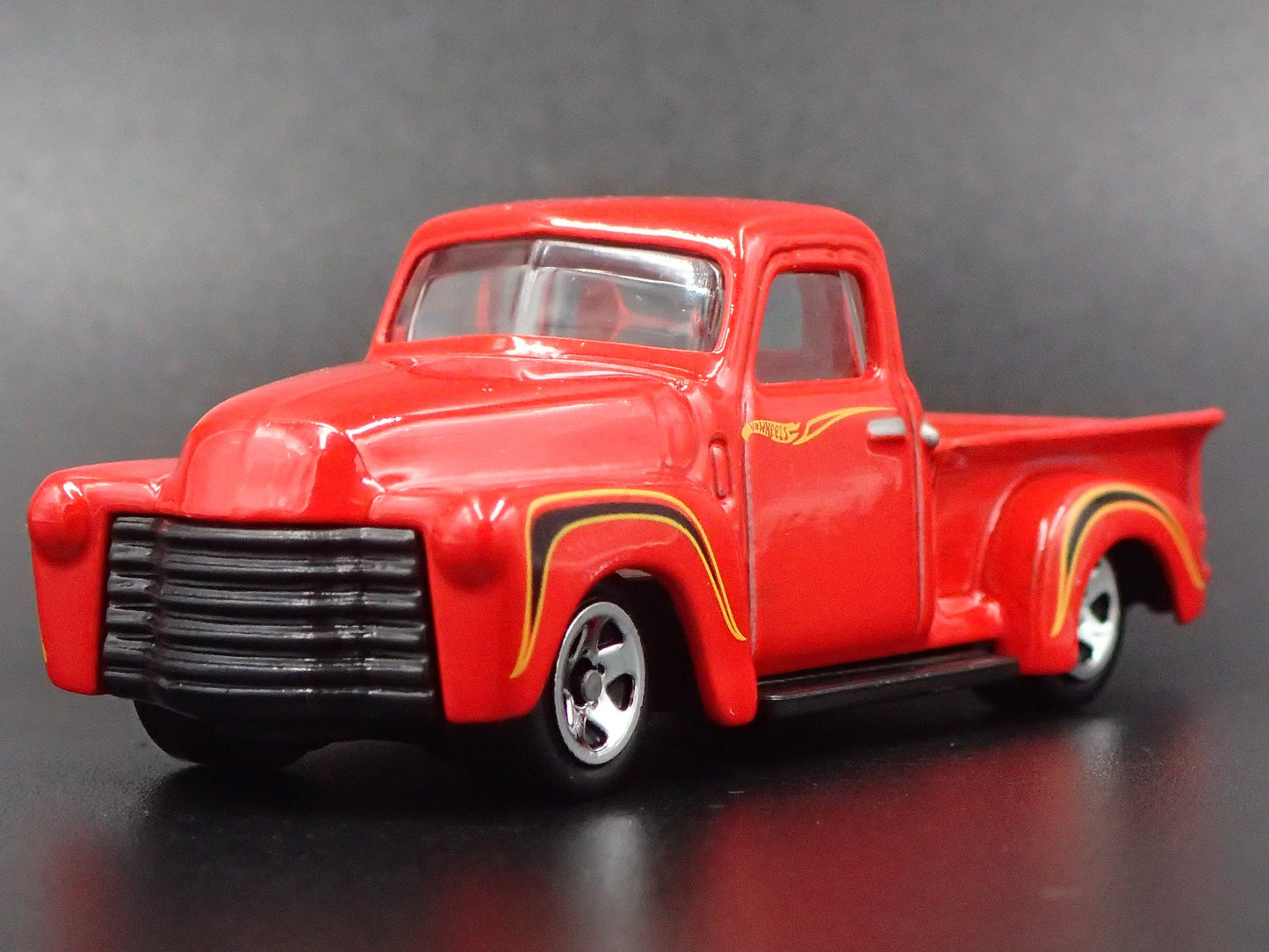 1947-1953 CHEVY CHEVROLET PICKUP TRUCK RED 1:64 SCALE DIORAMA DIECAST MODEL CAR