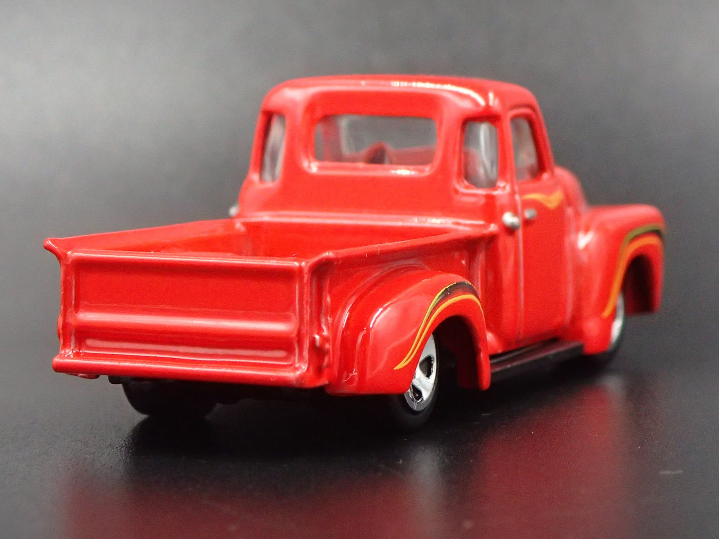 1947-1953 CHEVY CHEVROLET PICKUP TRUCK RED 1:64 SCALE DIORAMA DIECAST MODEL CAR