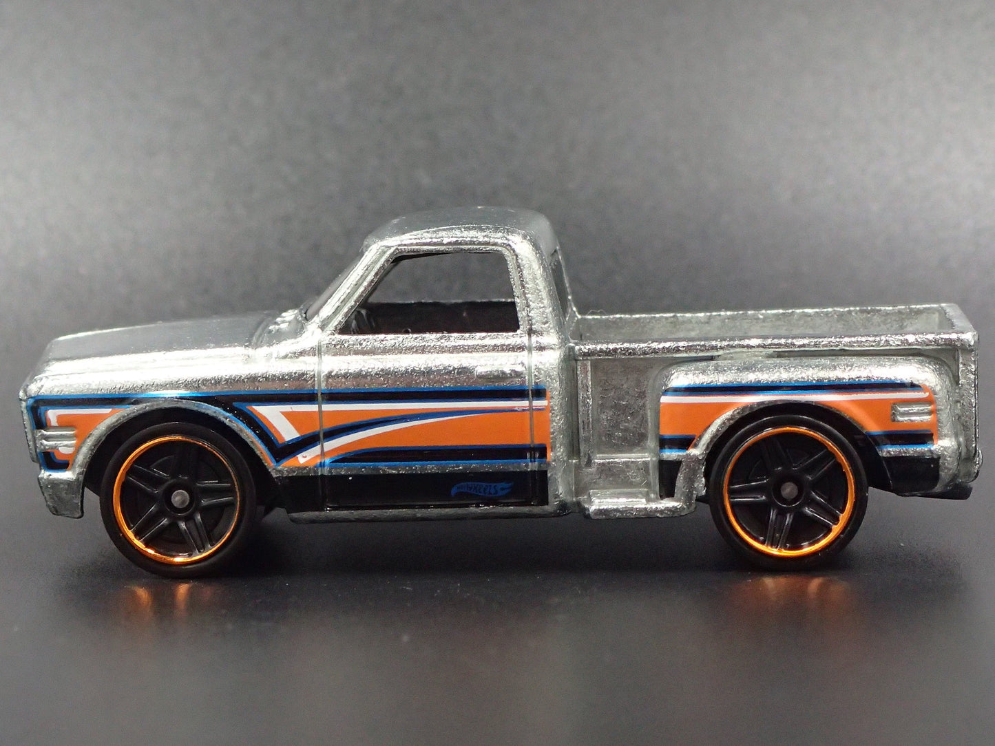 1969 69 CHEVY CHEVROLET STEP SIDE PICKUP TRUCK RARE 1:64 SCALE DIECAST MODEL CAR