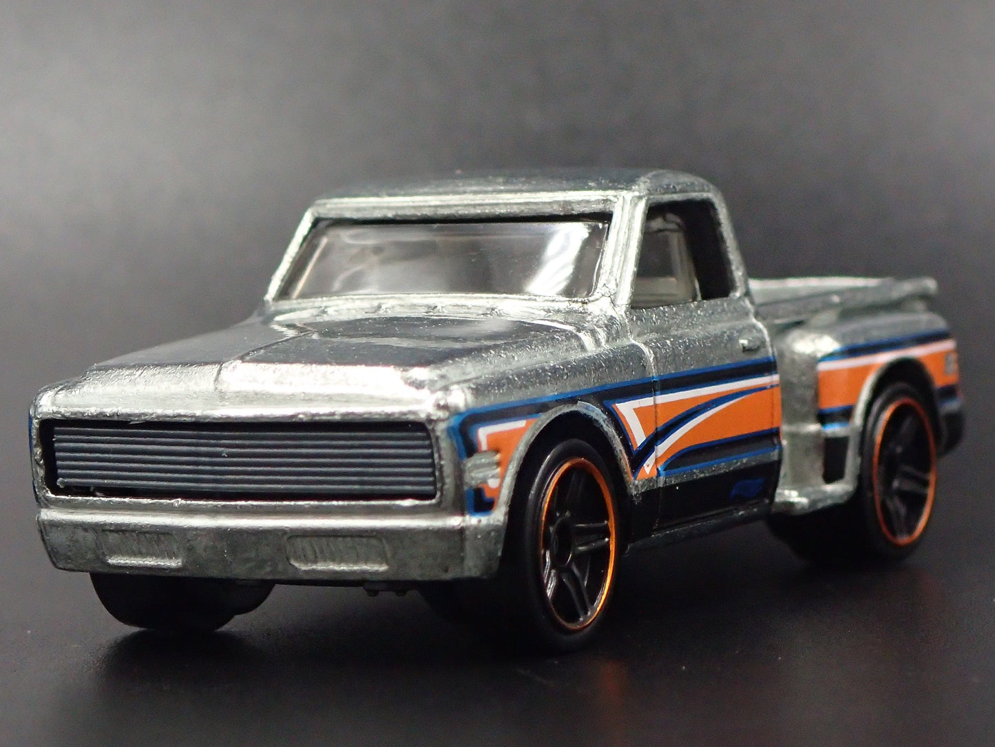 1969 69 CHEVY CHEVROLET STEP SIDE PICKUP TRUCK RARE 1:64 SCALE DIECAST MODEL CAR