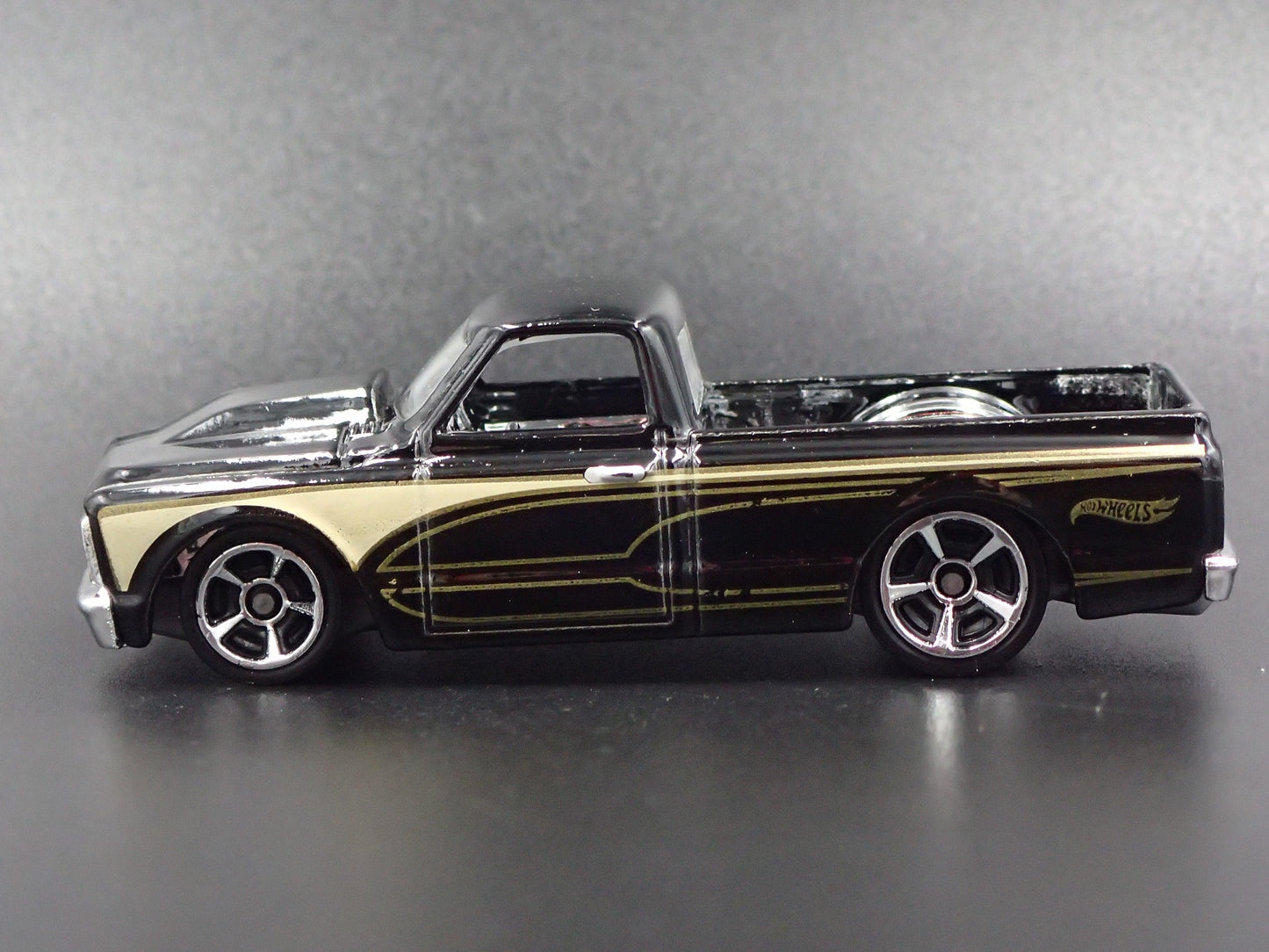 1967 67 CHEVY CHEVROLET C10 SHORT BED PICKUP TRUCK 1:64 SCALE DIECAST MODEL CAR