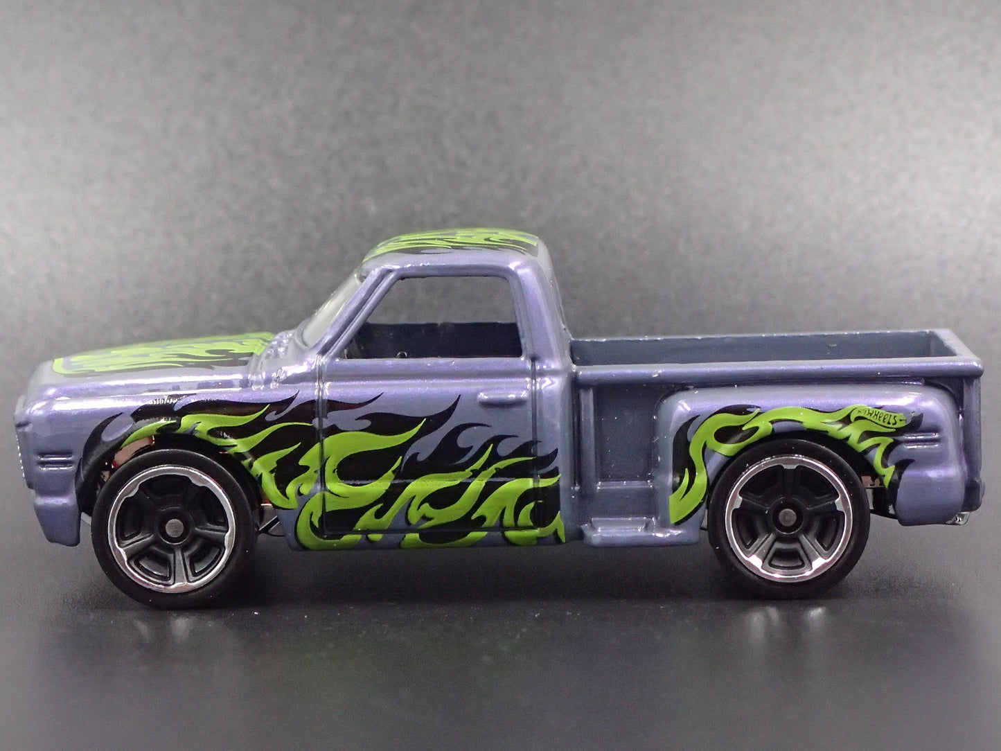 1969 69 CHEVY CHEVROLET STEP SIDE PICKUP TRUCK RARE 1:64 SCALE DIECAST MODEL CAR
