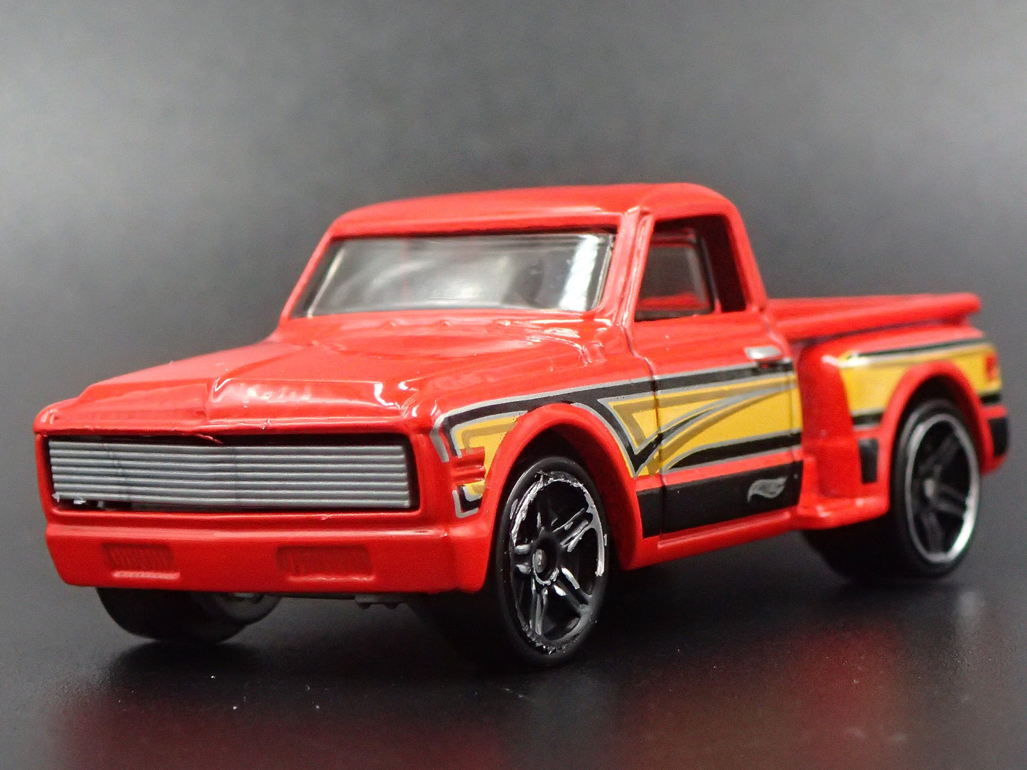 1969 69 CHEVY CHEVROLET STEP SIDE PICKUP TRUCK RED 1:64 SCALE DIECAST MODEL CAR