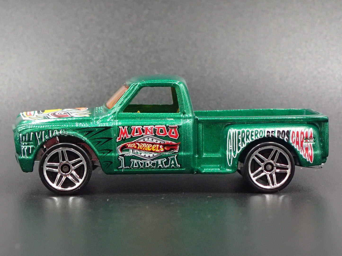 1969 69 CHEVY CHEVROLET STEP SIDE PICKUP TRUCK RARE 1:64 SCALE DIECAST MODEL CAR