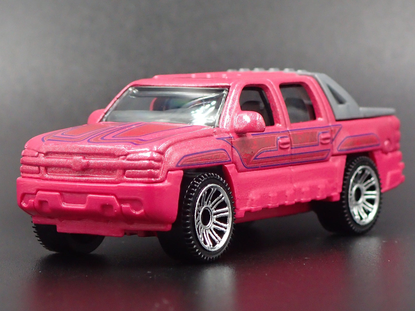2001-2006 CHEVY CHEVROLET AVALANCHE PICKUP TRUCK 1:64 SCALE DIECAST MODEL CAR