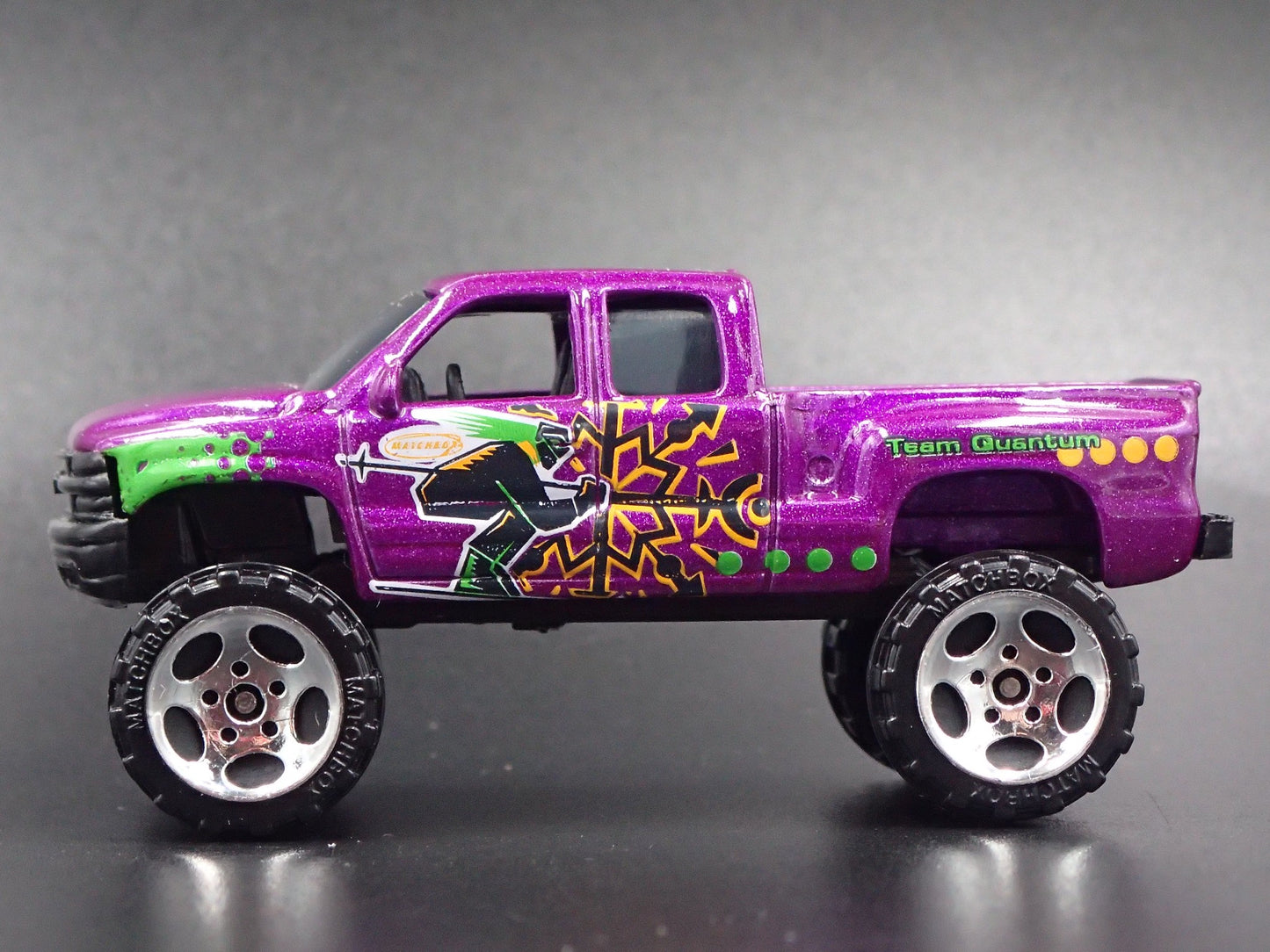 1999-2007 CHEVY CHEVROLET SILVERADO 4X4 PICKUP TRUCK 1:64 SCALE DIECAST MODEL