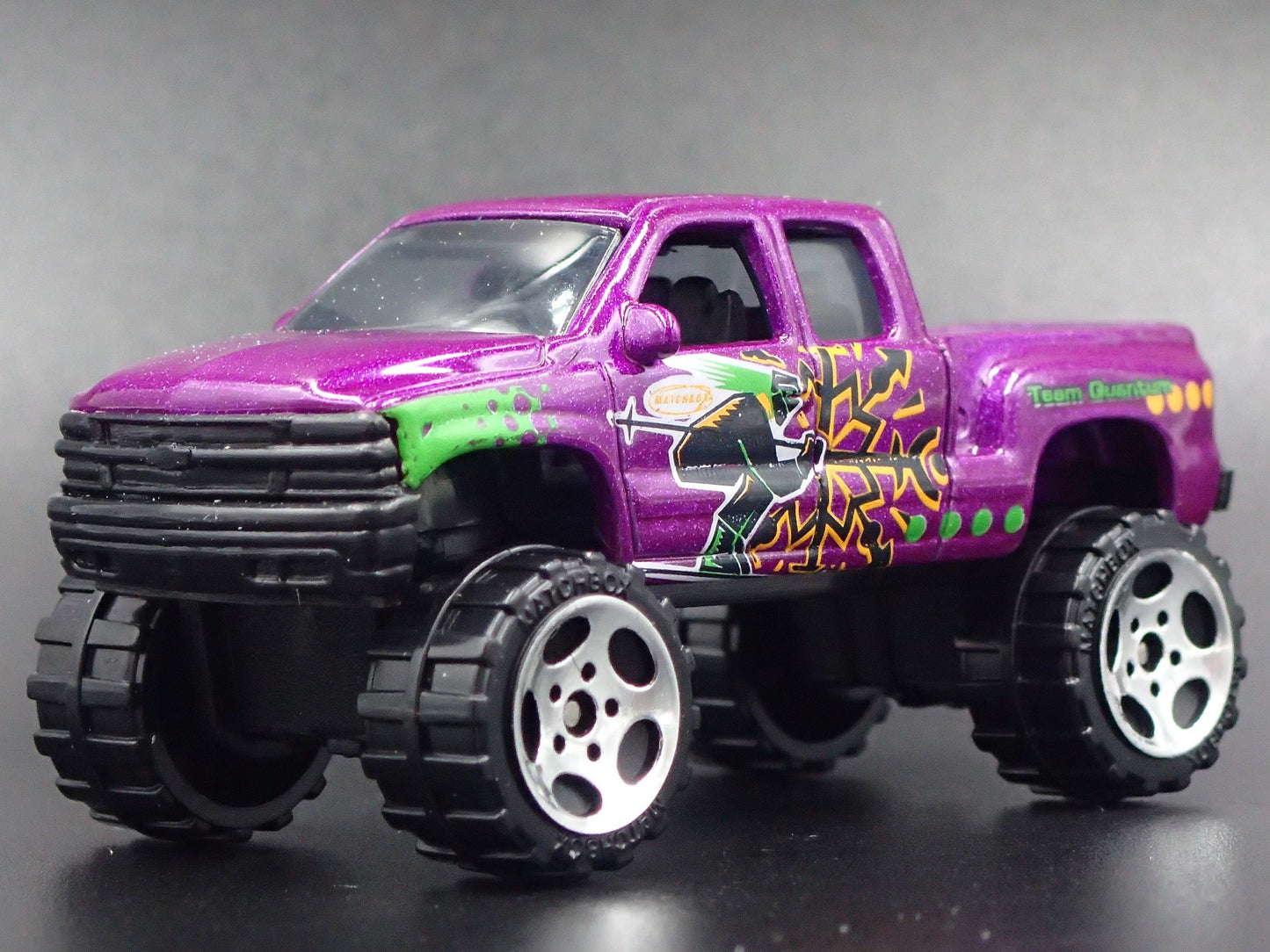 1999-2007 CHEVY CHEVROLET SILVERADO 4X4 PICKUP TRUCK 1:64 SCALE DIECAST MODEL