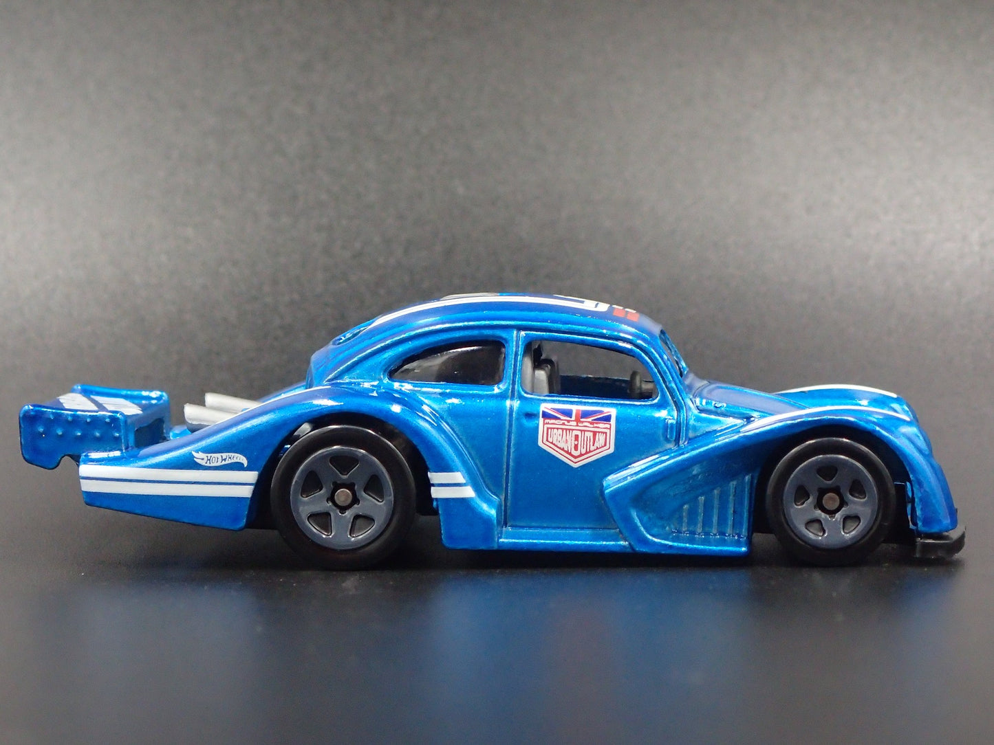 VW VOLKSWAGEN KAFER RACER BEETLE BUG URBAN OUTLAW. 1:64 SCALE DIECAST MODEL CAR