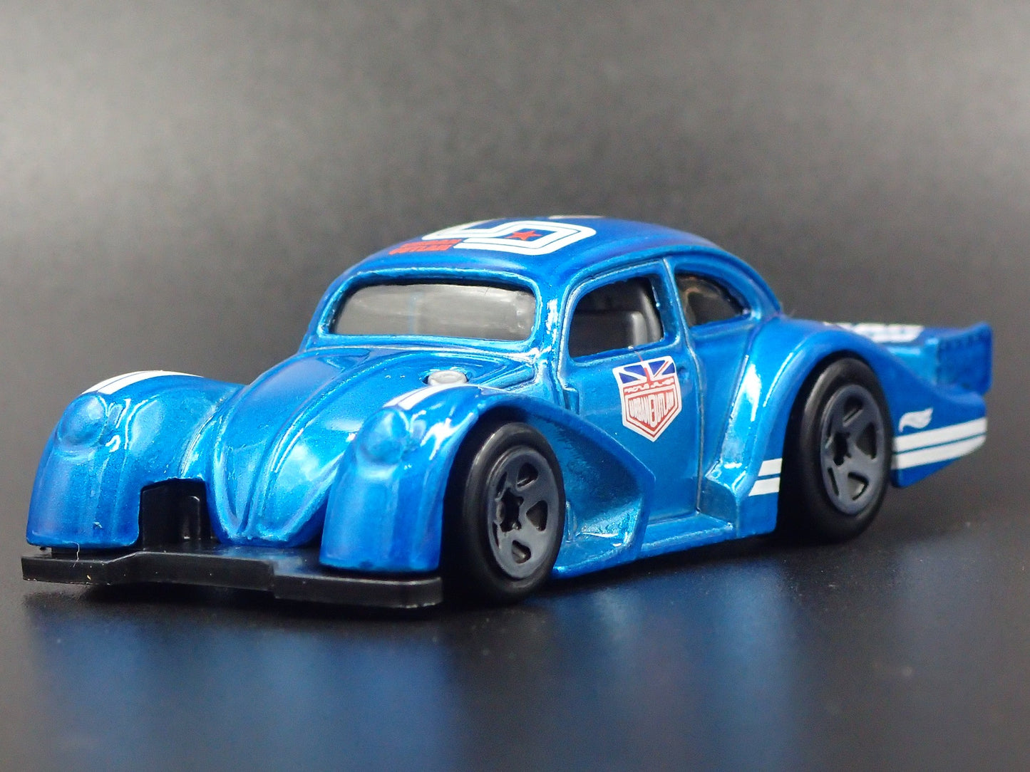 VW VOLKSWAGEN KAFER RACER BEETLE BUG URBAN OUTLAW. 1:64 SCALE DIECAST MODEL CAR