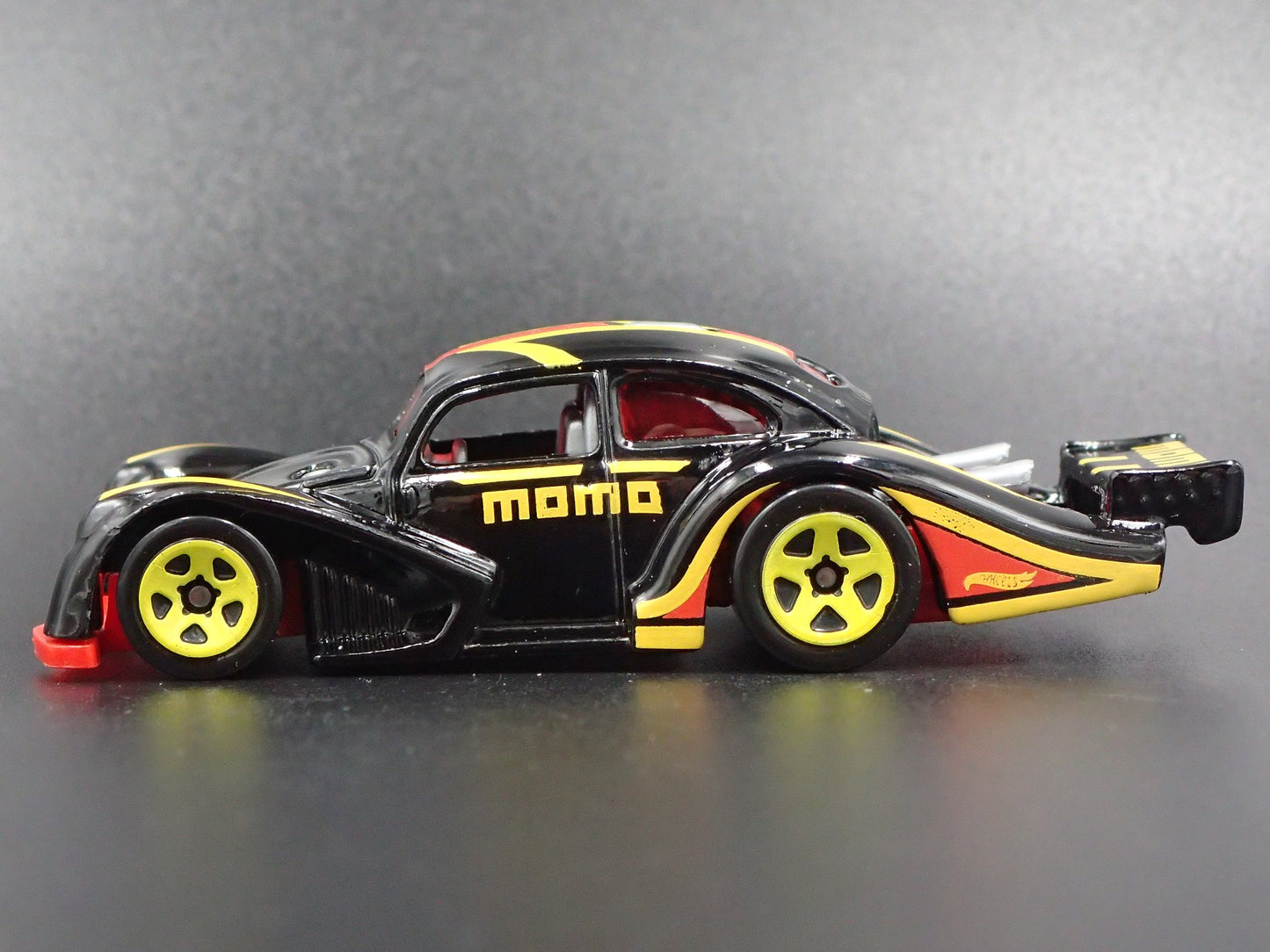 VW VOLKSWAGEN KAFER RACER BEETLE BUG MOMO 1:64 SCALE DIORAMA DIECAST MODEL CAR