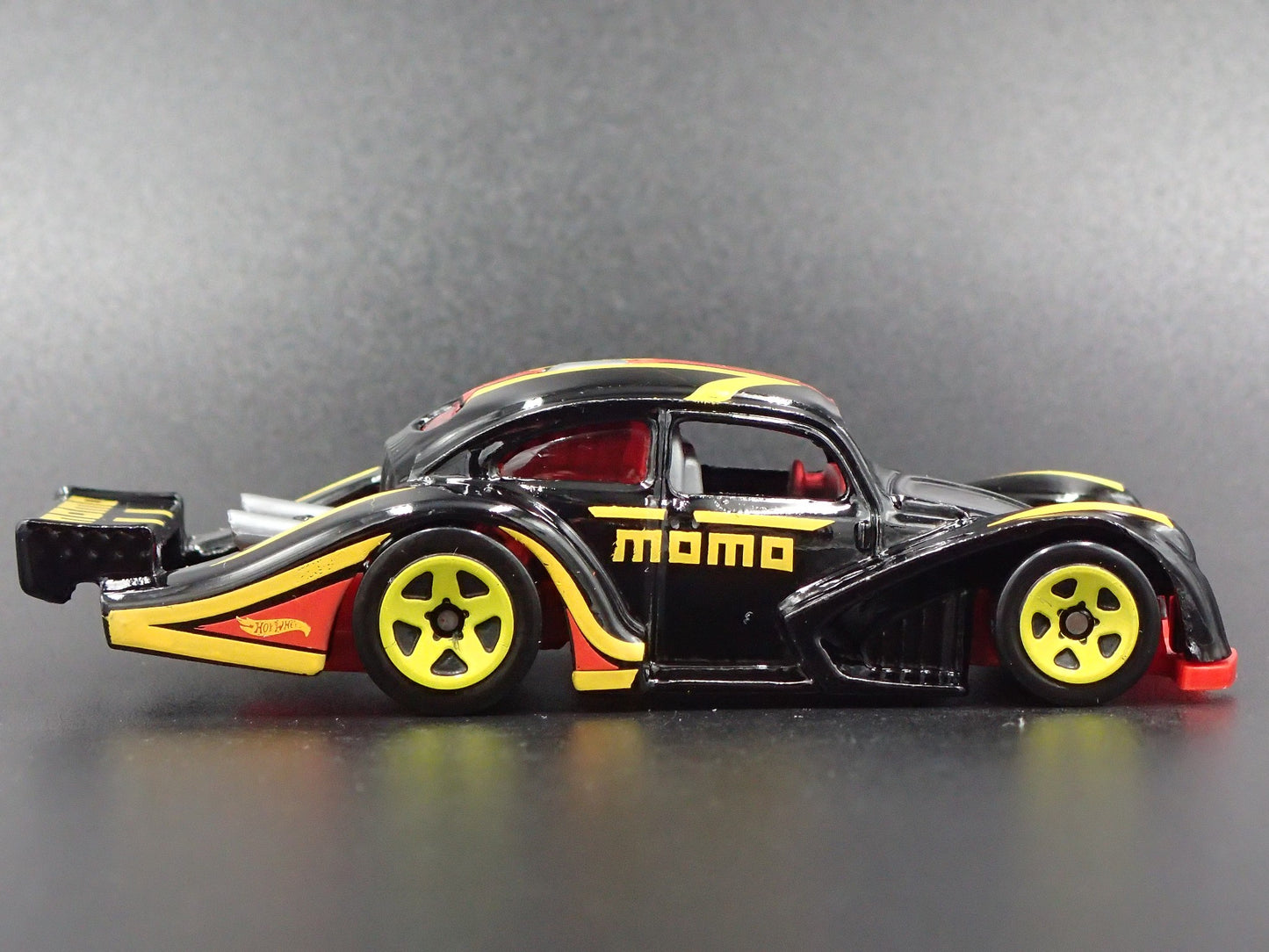 VW VOLKSWAGEN KAFER RACER BEETLE BUG MOMO 1:64 SCALE DIORAMA DIECAST MODEL CAR