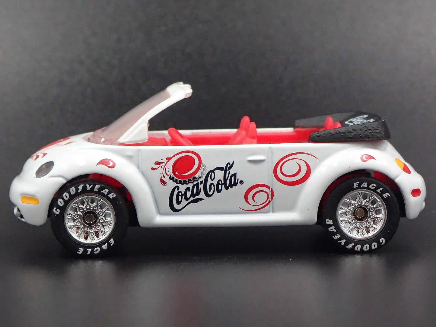 1998-2011 VW VOLKSWAGEN BEETLE BUG CONVERTIBLE COCA COLA 1:64 DIECAST MODEL CAR