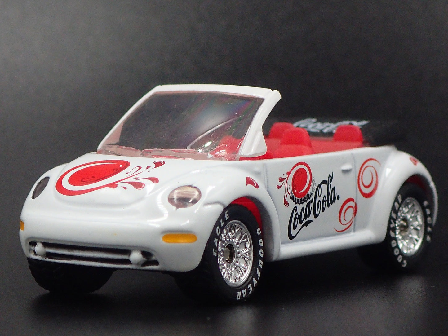 1998-2011 VW VOLKSWAGEN BEETLE BUG CONVERTIBLE COCA COLA 1:64 DIECAST MODEL CAR