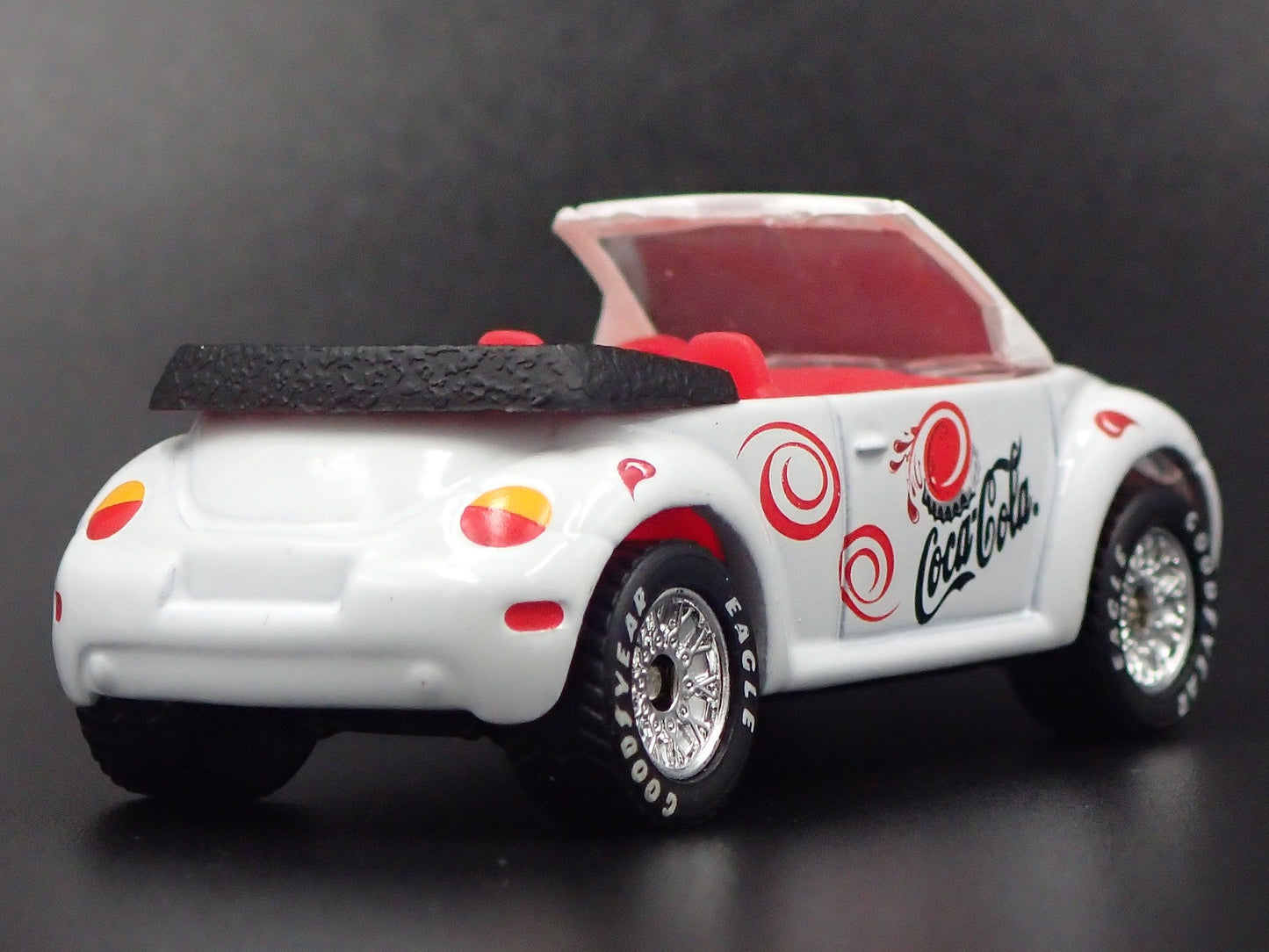 1998-2011 VW VOLKSWAGEN BEETLE BUG CONVERTIBLE COCA COLA 1:64 DIECAST MODEL CAR