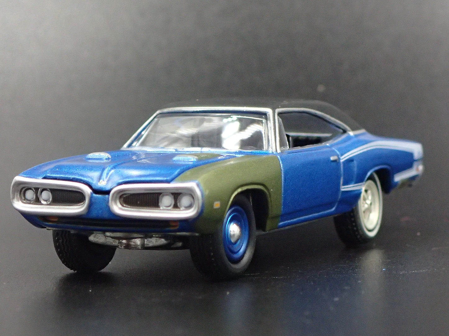 1970 70 DODGE CORONET SUPER BEE BARN FIND 1:64 SCALE DIORAMA DIECAST MODEL CAR