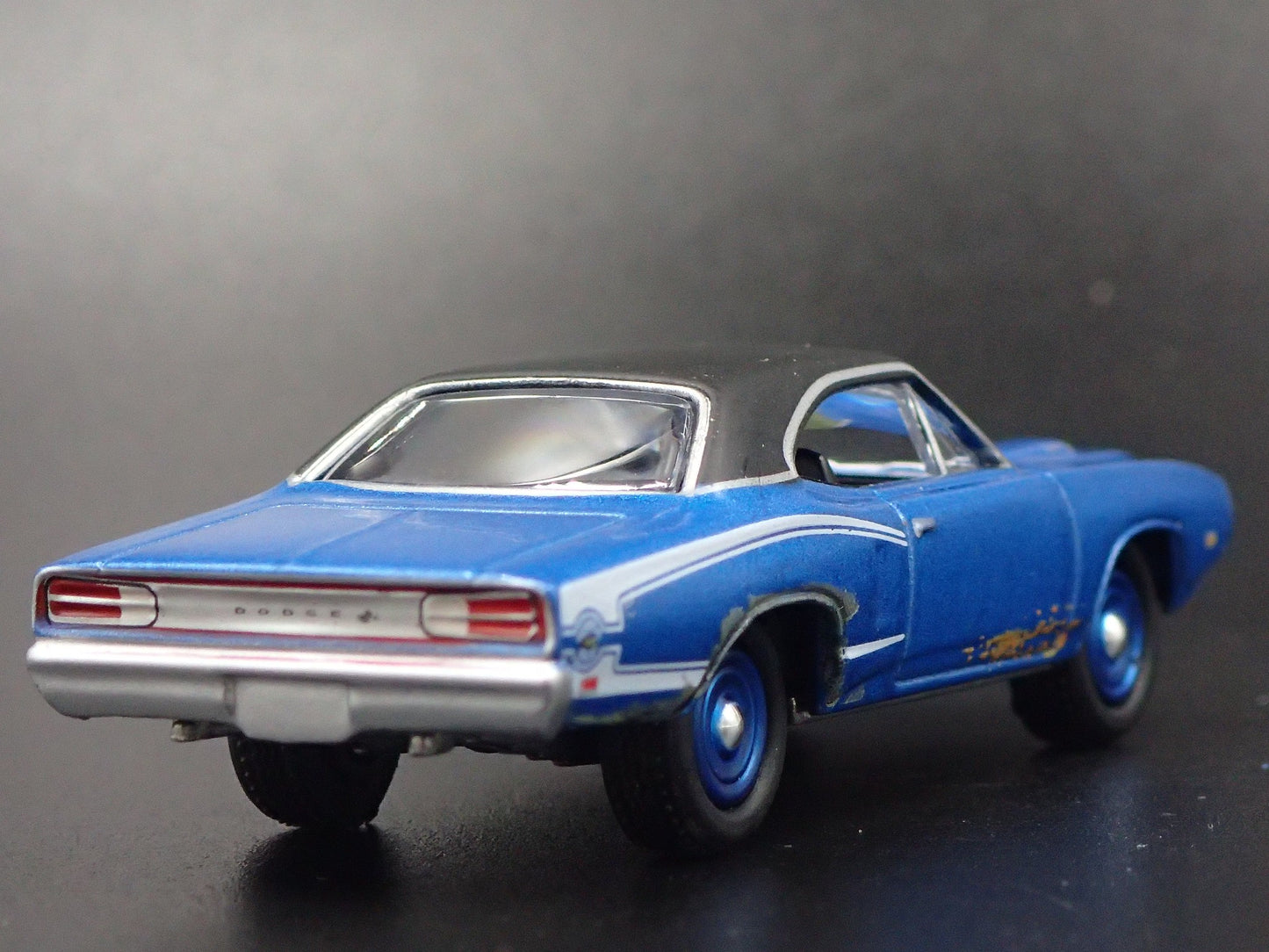1970 70 DODGE CORONET SUPER BEE BARN FIND 1:64 SCALE DIORAMA DIECAST MODEL CAR