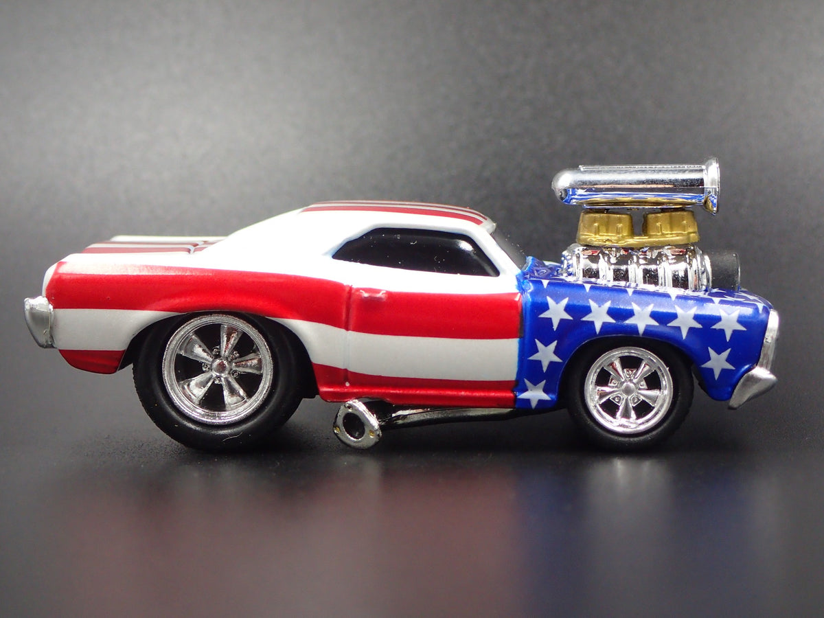 1966 66 PONTIAC GTO USA FLAG 1:64 SCALE COLLECTIBLE DIORAMA DIECAST MODEL CAR-Burning Rubber Toy Company