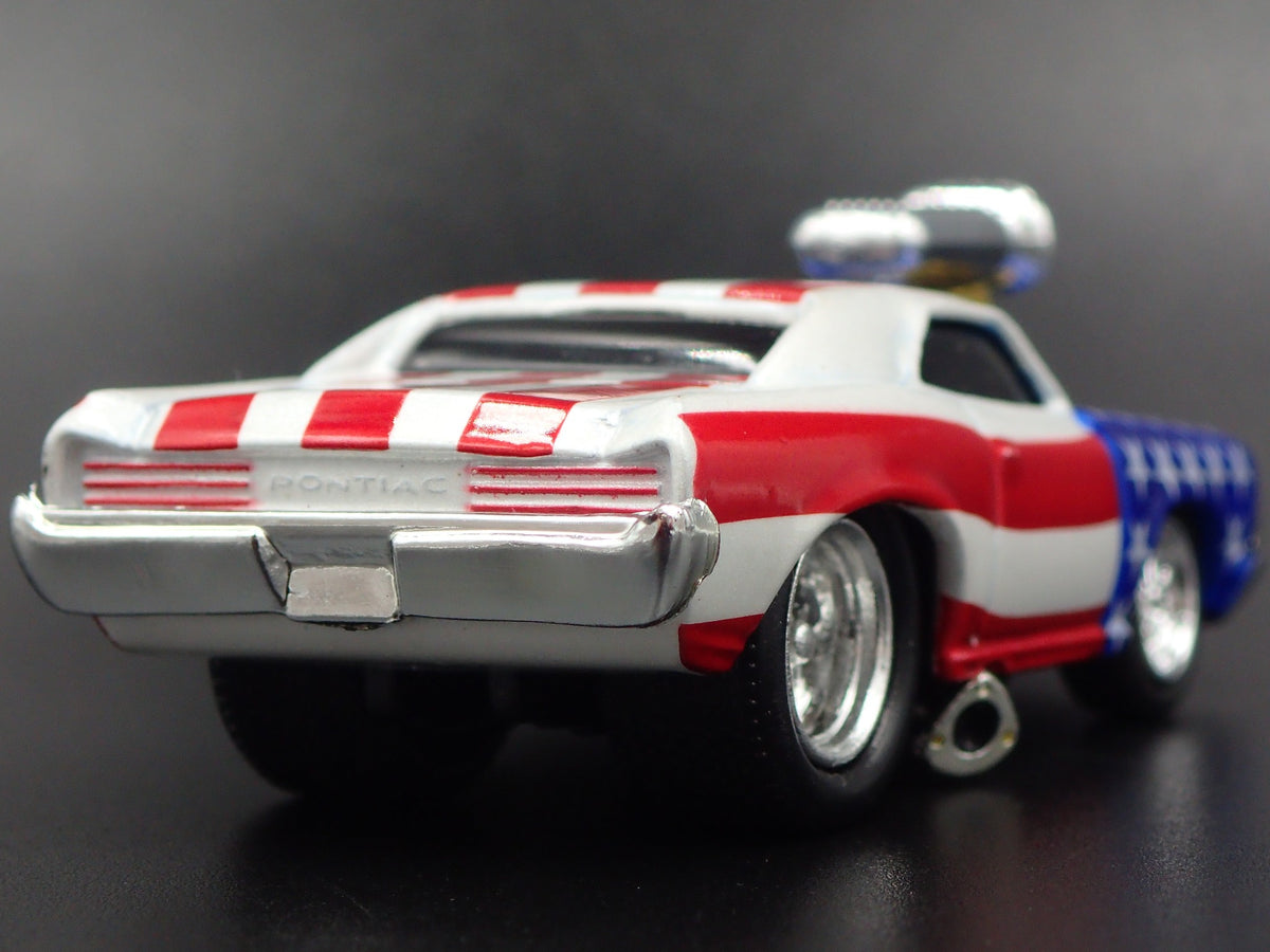 1966 66 PONTIAC GTO USA FLAG 1:64 SCALE COLLECTIBLE DIORAMA DIECAST MODEL CAR-Burning Rubber Toy Company