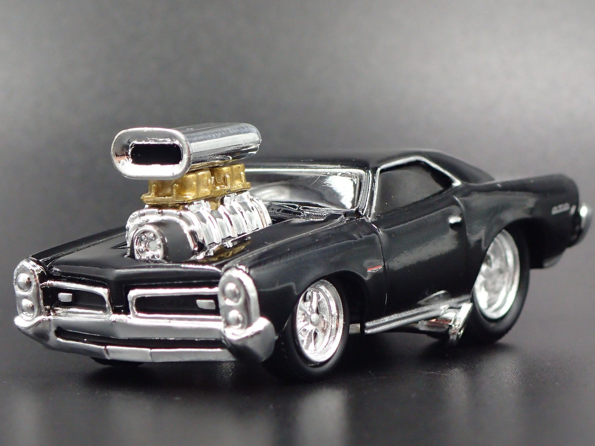 1966 66 PONTIAC GTO 1/64 SCALE LIMITED COLLECTIBLE DIORAMA DIECAST MODEL CAR-Burning Rubber Toy Company