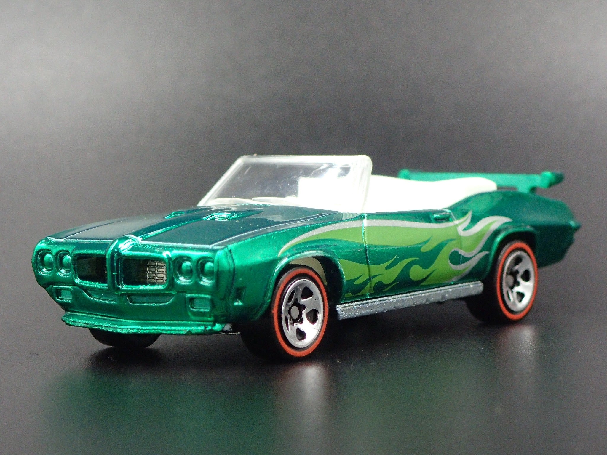 Gto Model Car 1970 70 PONTIAC GTO CONVERTIBLE 1/64 SCALE COLLECTIBLE DIORAMA DIECAST ...