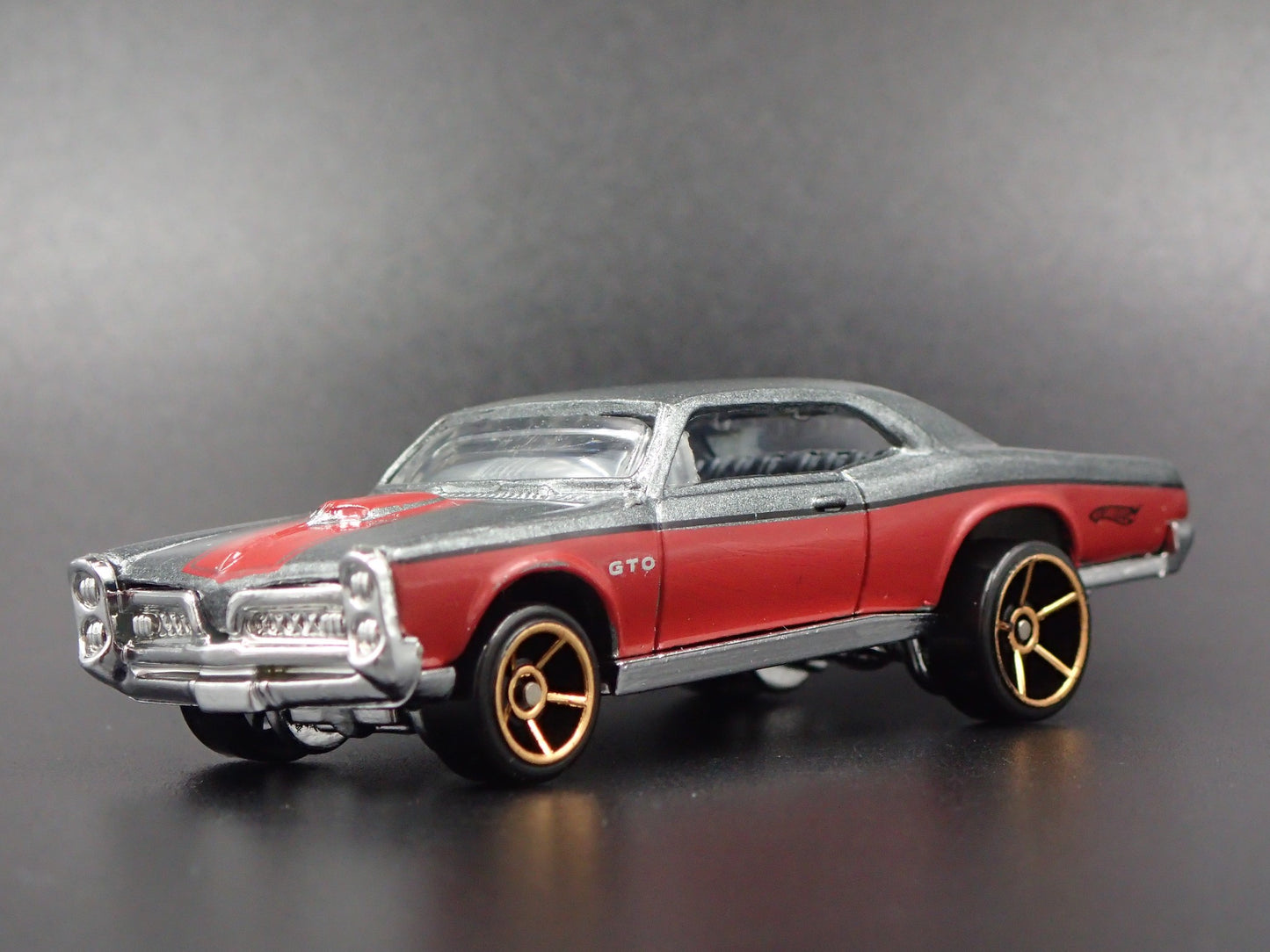1967 67 PONTIAC GTO 1/64 SCALE LIMITED COLLECTIBLE DIORAMA DIECAST MODEL CAR