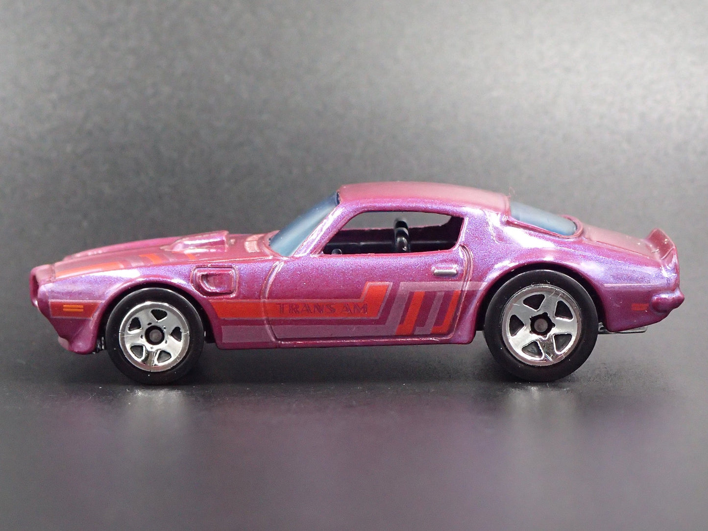 1973 73 PONTIAC FIREBIRD TRANS AM TA 1:64 SCALE COLLECTIBLE DIECAST MODEL CAR