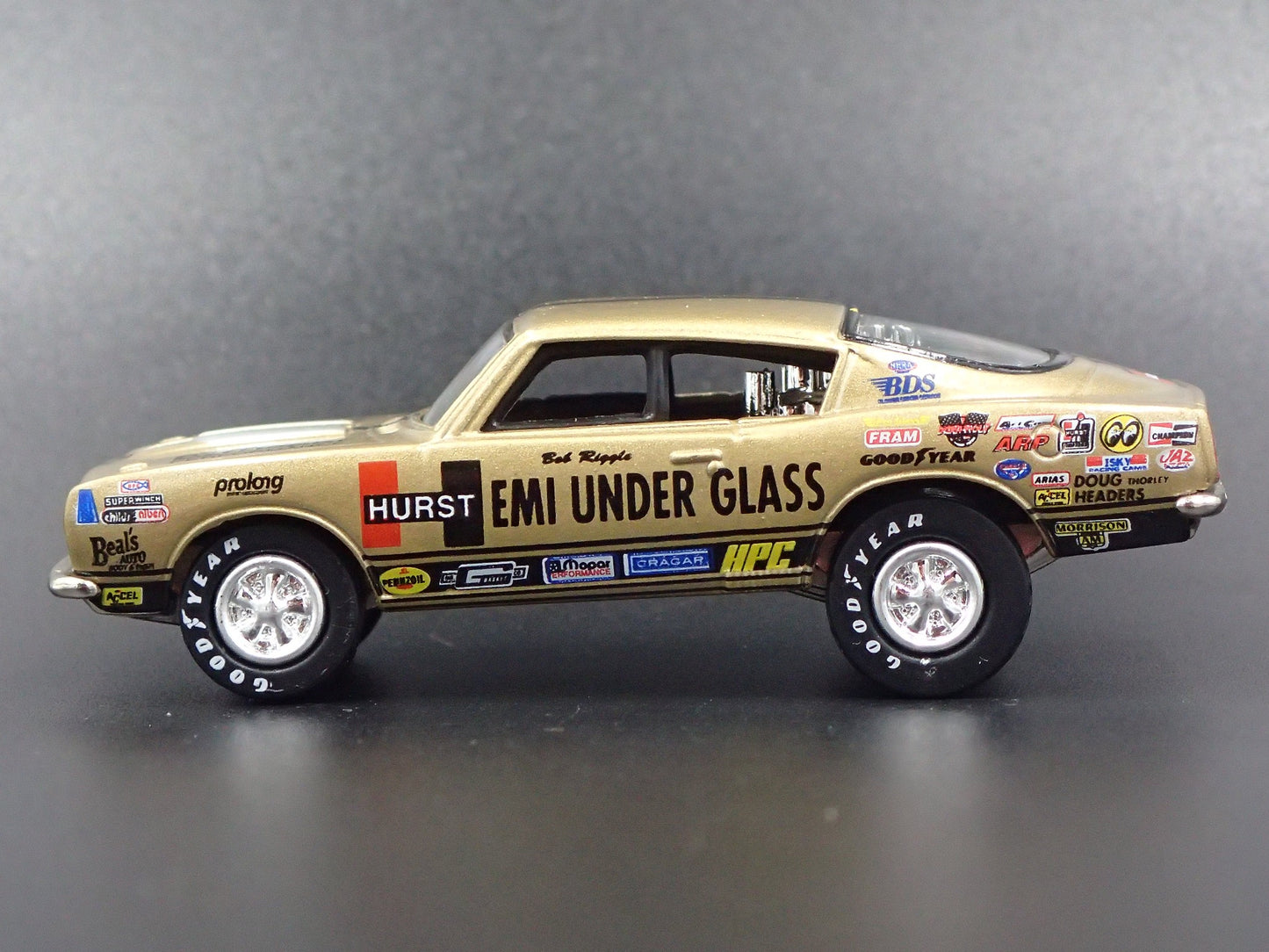 1969 69 PLYMOUTH BARRACUDA HEMI UNDER GLASS DRAG 1/64 DIORAMA DIECAST MODEL CAR