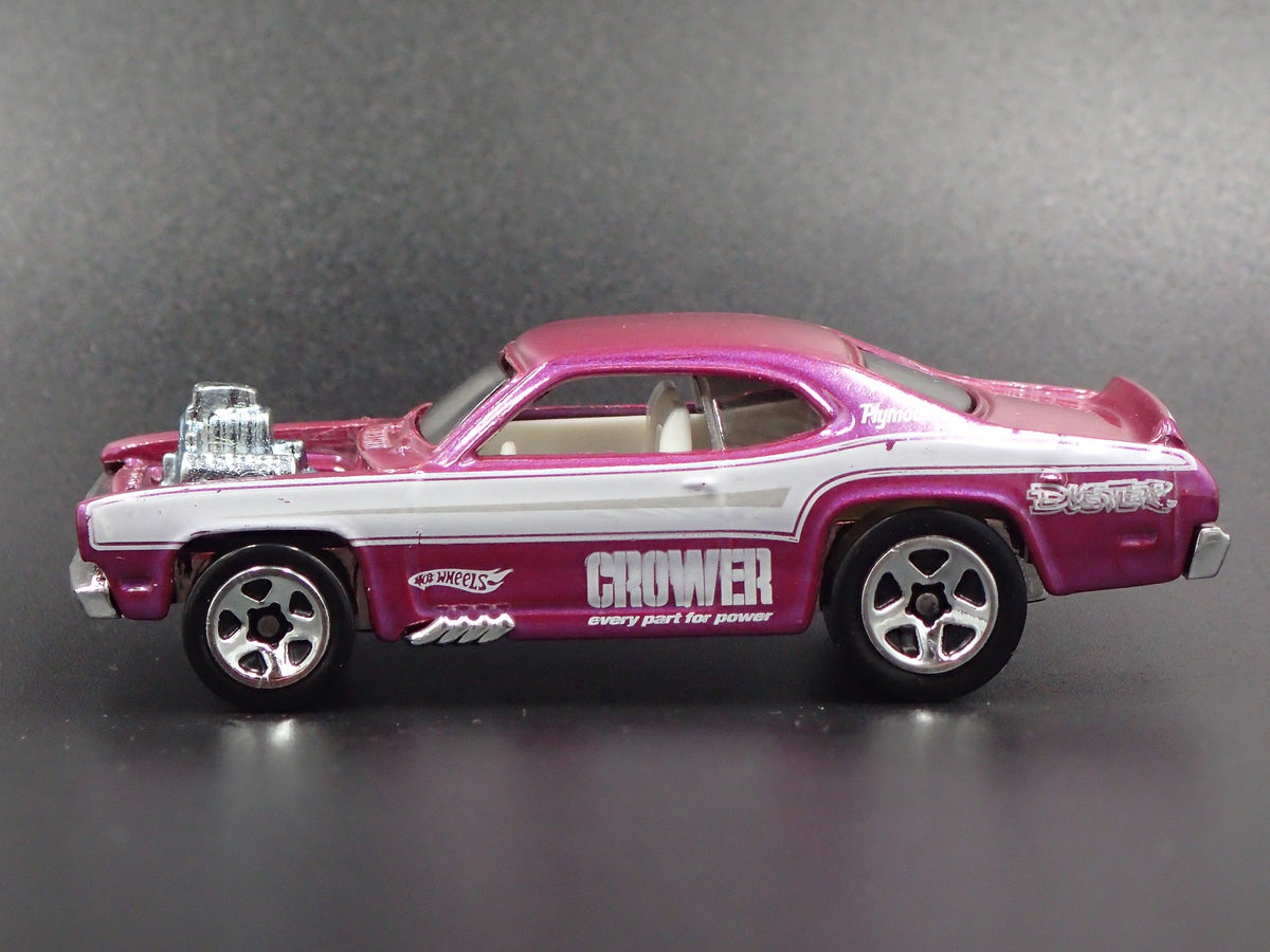 1971 71 PLYMOUTH DUSTER THRUSTER CROWER 1:64 SCALE DIORAMA DIECAST MODEL CAR