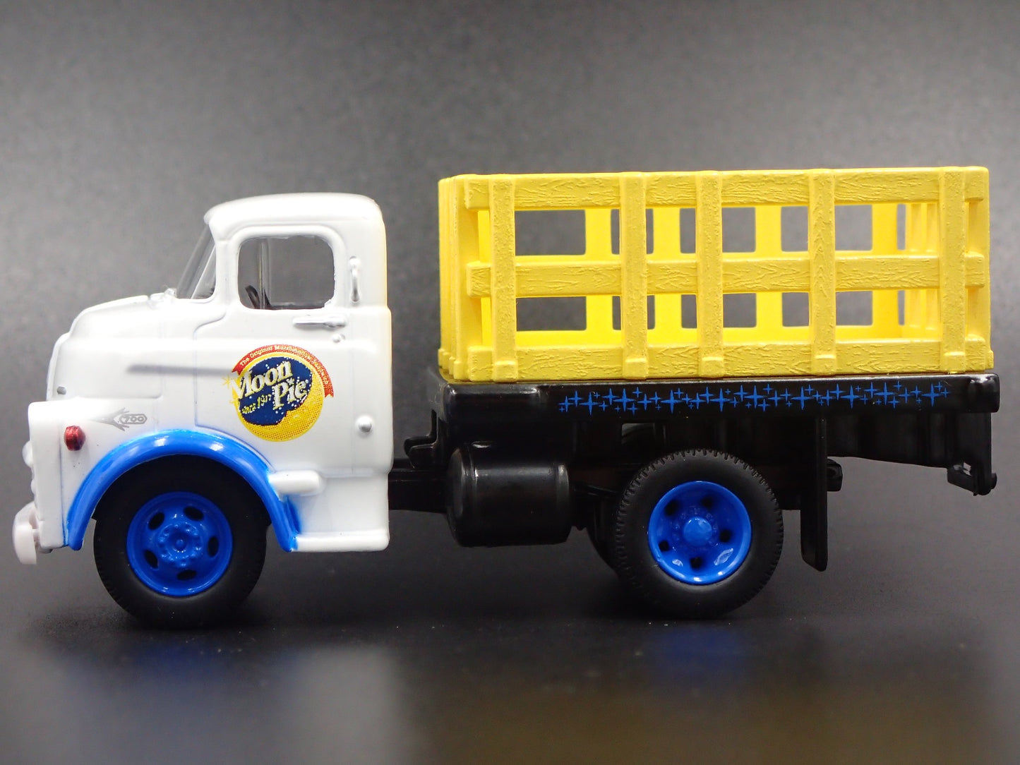 1957 57 DODGE 700 COE STAKE BED TRUCK MOON PIE RARE 1/64 SCALE DIECAST MODEL CAR