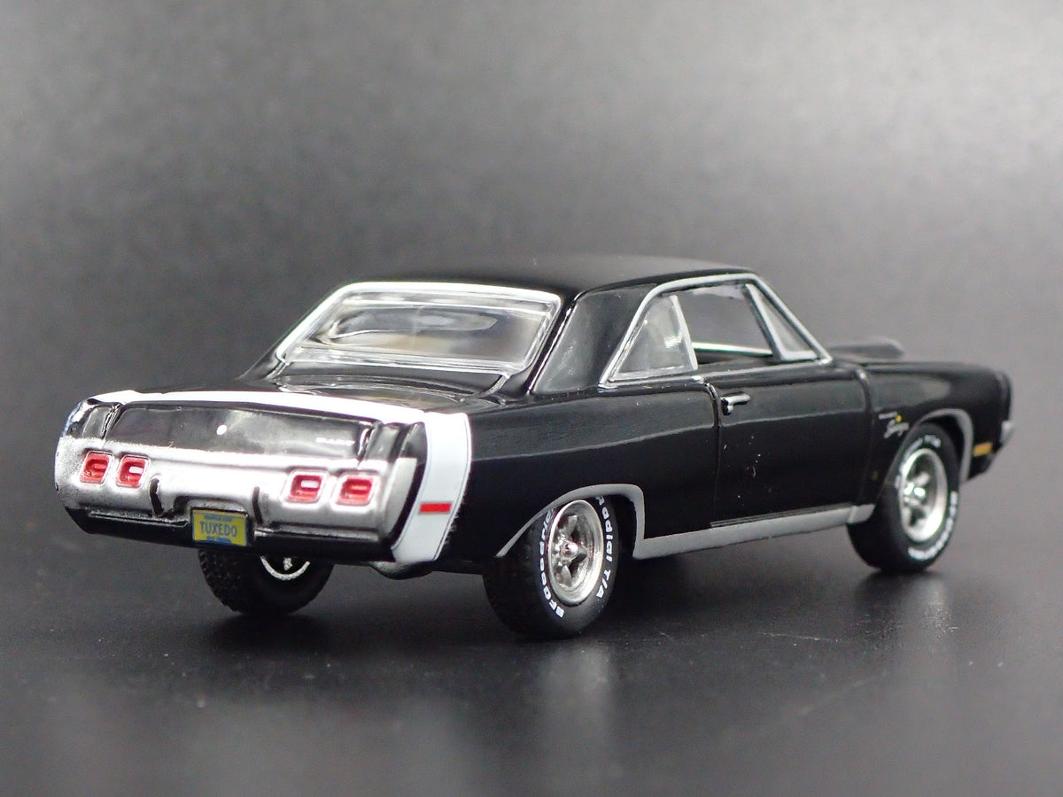 1971 71 DODGE DART SWINGER RARE 1:64 SCALE COLLECTIBLE DIORAMA DIECAST MODEL CAR-Burning Rubber Toy Company