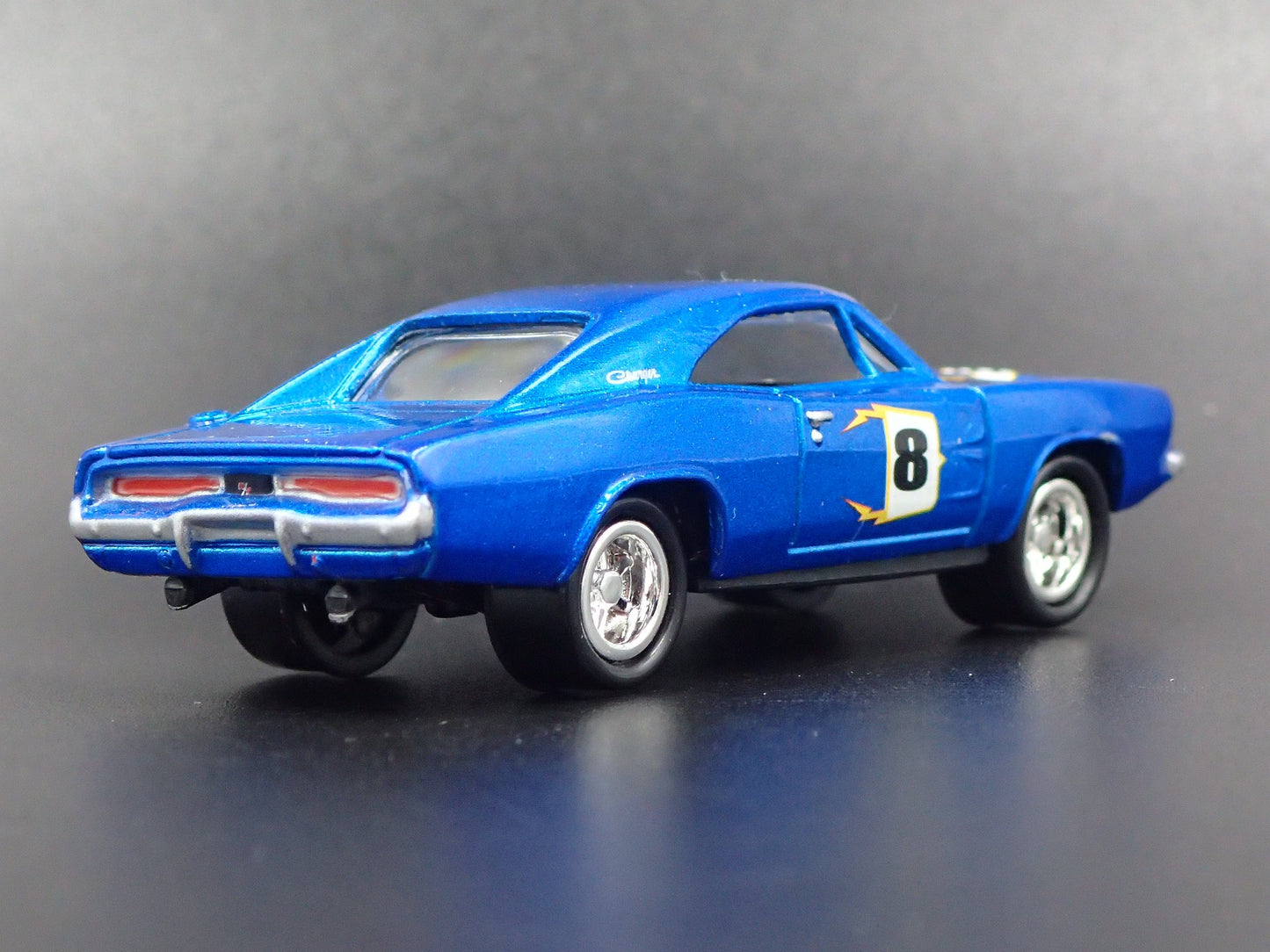 1969 69 DODGE CHARGER RT RARE 1:64 SCALE COLLECTIBLE DIORAMA DIECAST MODEL CAR