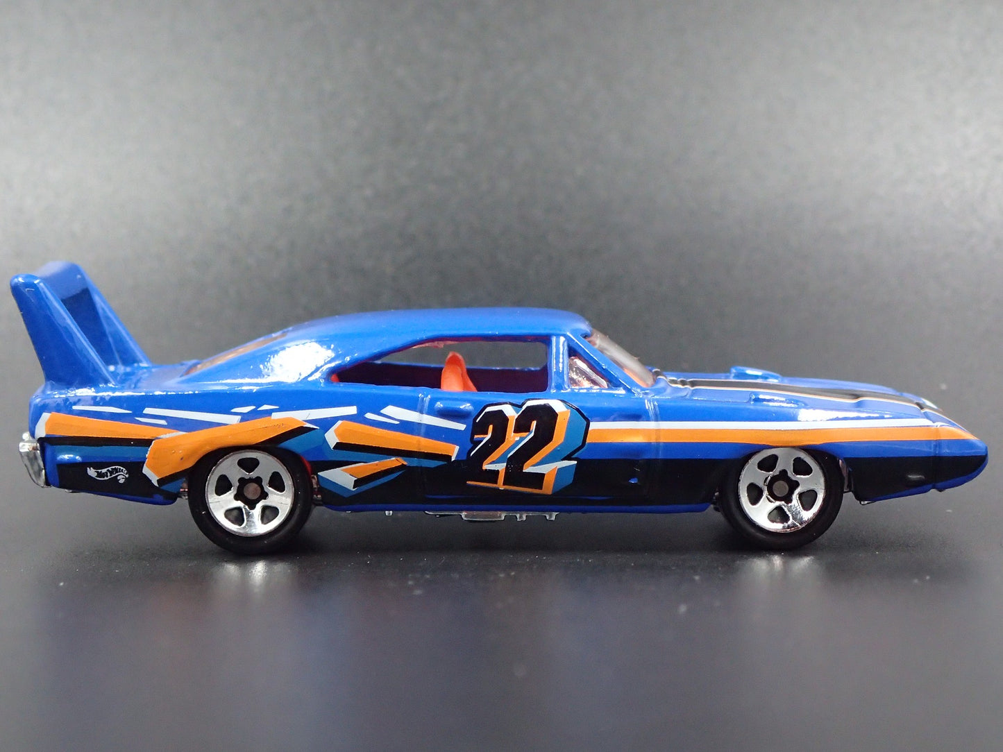 1969 69 DODGE CHARGER DAYTONA BLUE 1/64 SCALE COLLECTIBLE DIECAST MODEL CAR