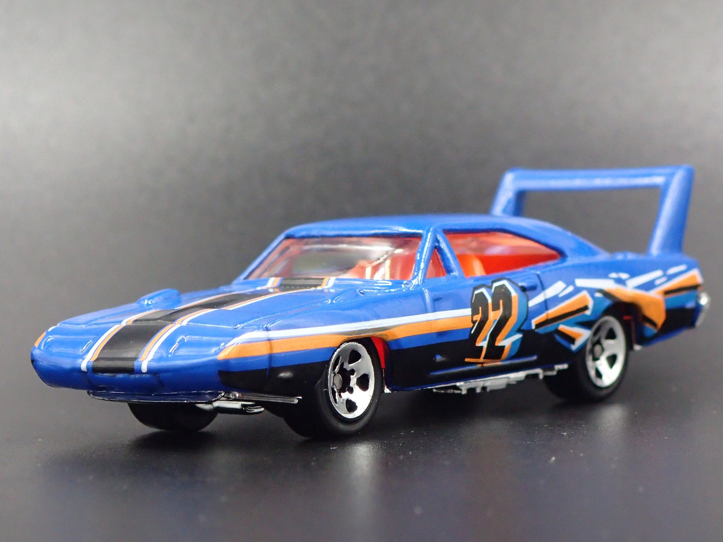 1969 69 DODGE CHARGER DAYTONA BLUE 1/64 SCALE COLLECTIBLE DIECAST MODEL CAR