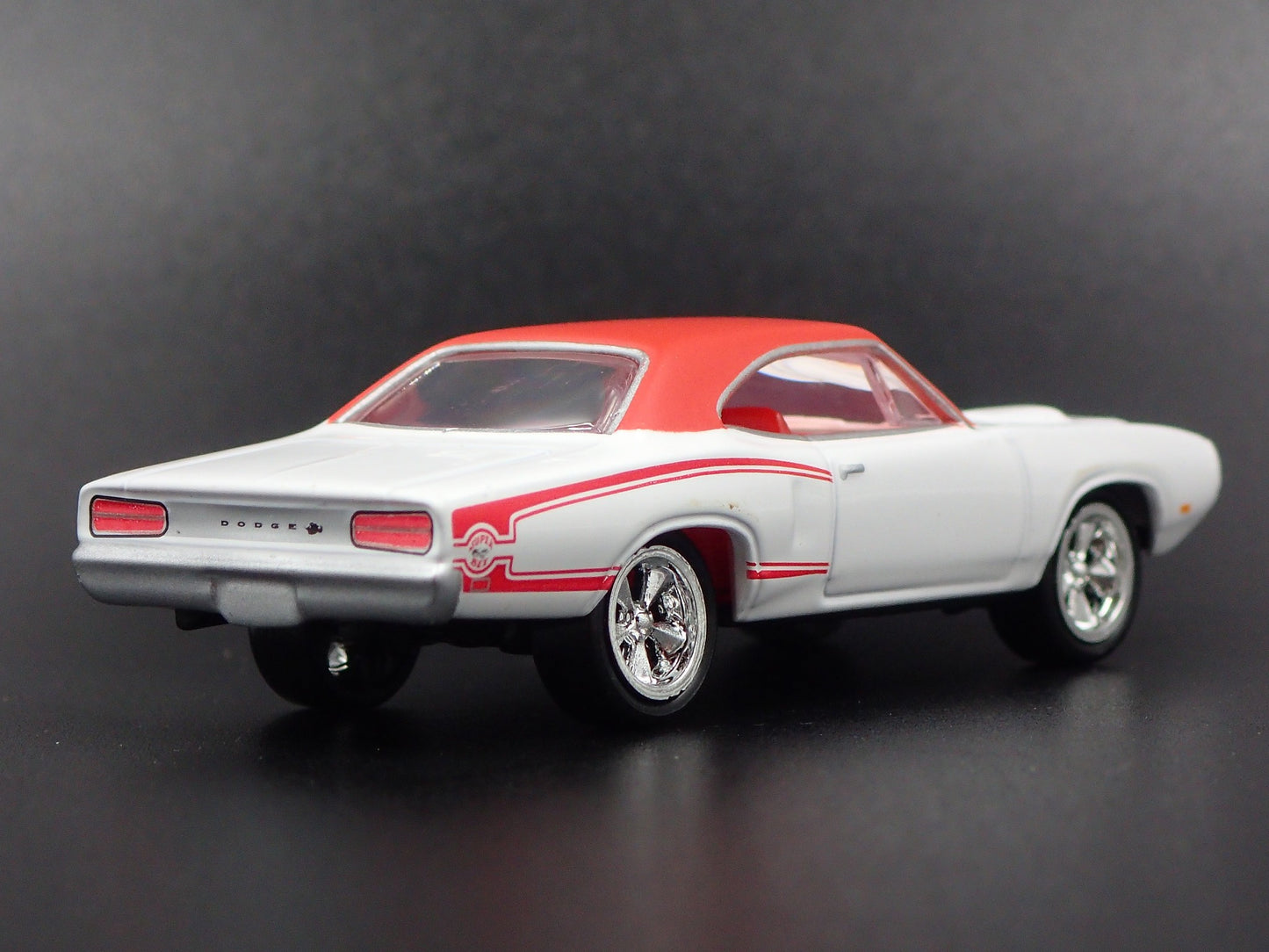 1970 70 DODGE SUPER BEE RARE 1:64 SCALE COLLECTIBLE DIORAMA DIECAST MODEL CAR