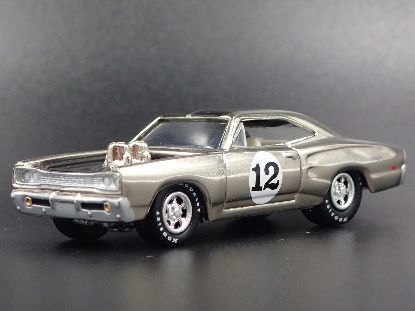 1969 69 DODGE CORONET SUPER BEE RARE 1:64 SCALE COLLECTIBLE DIECAST MODEL CAR