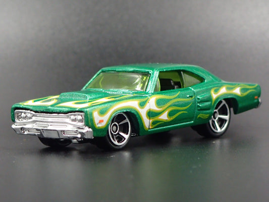 1969 69 DODGE CORONET SUPER BEE GREEN 1:64 SCALE COLLECTIBLE DIECAST MODEL CAR
