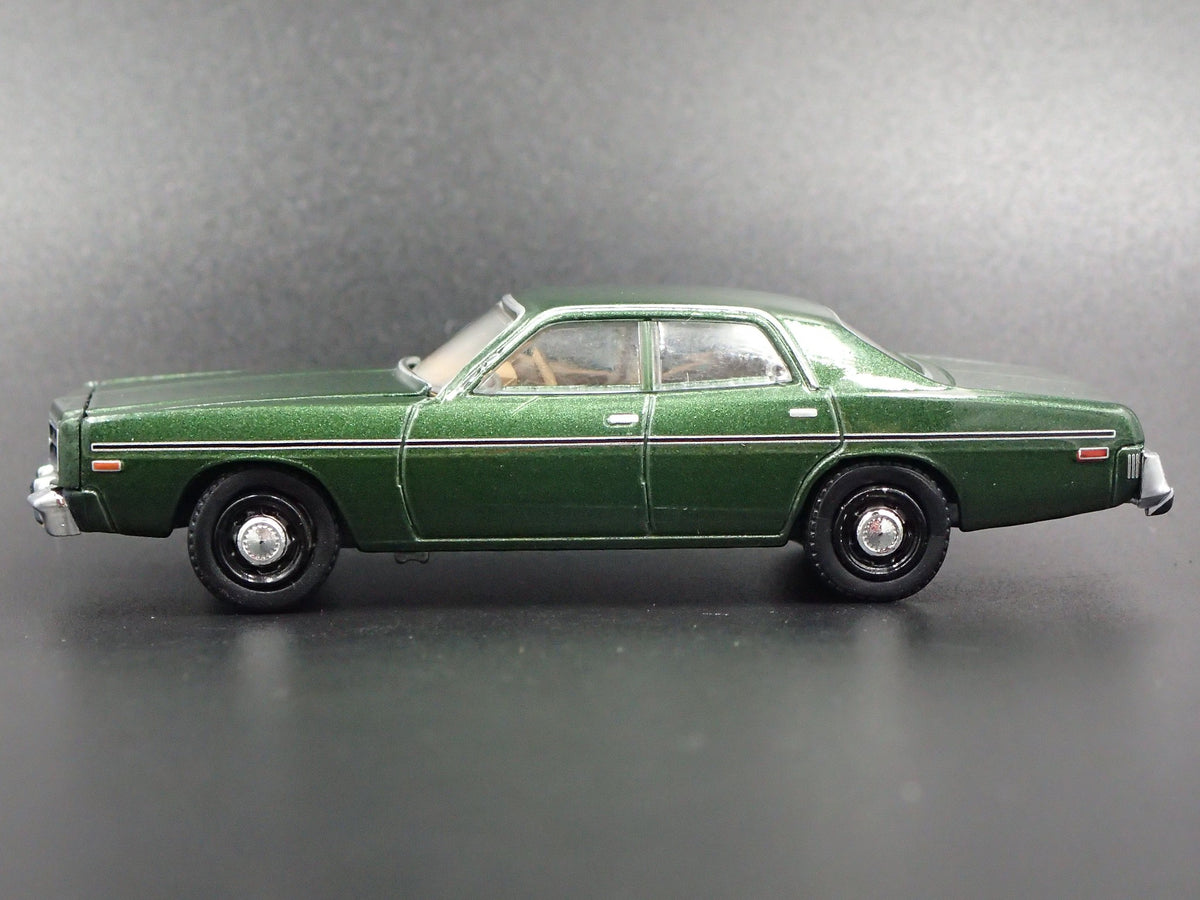 1978 78 DODGE MONACO 4 FOUR DOOR CAR GREEN 1/64 SCALE DIORAMA DIECAST MODEL CAR