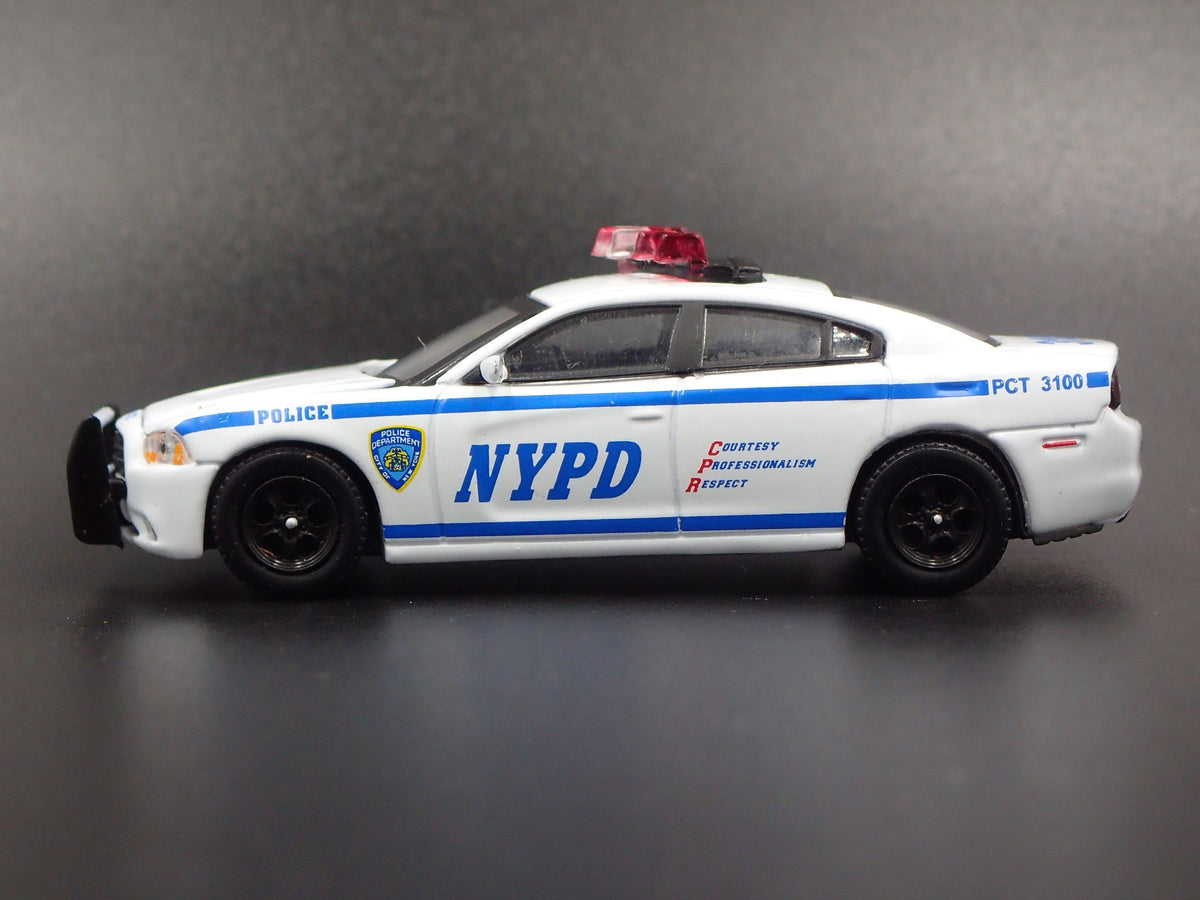 2012 12 DODGE CHARGER NYPD POLICE CAR RARE 1/64 SCALE DIORAMA DIECAST MODEL CAR-Burning Rubber Toy Company
