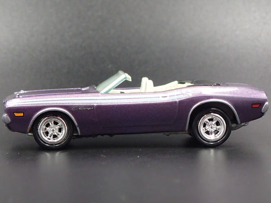 1971 71 DODGE CHALLENGER RT CONVERTIBLE 1/64 SCALE DIORAMA DIECAST MODEL CAR