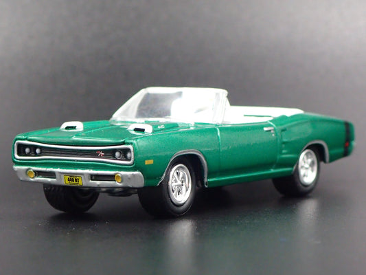 1969 69 DODGE CORONET RT CONVERTIBLE GREEN 1/64 SCALE DIORAMA DIECAST MODEL CAR
