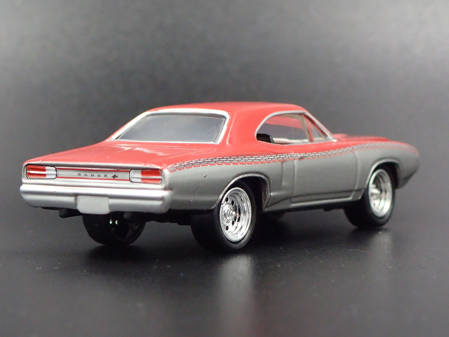 1970 70 DODGE SUPER BEE RARE 1/64 SCALE COLLECTIBLE DIORAMA DIECAST MODEL CAR
